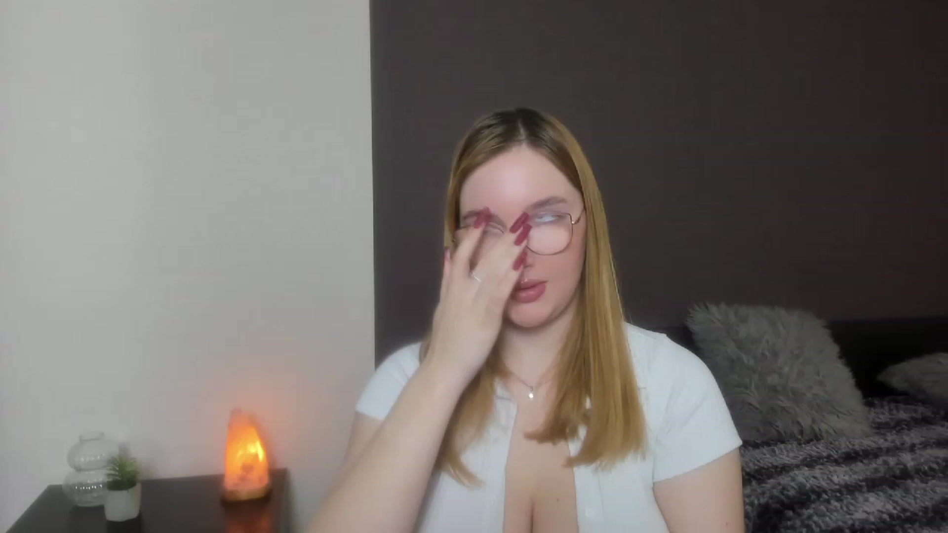 Gallery image thumbnail from AnaFoxy's myfreecams stream on, 12/11/2023, 09:03 image 17 of 20