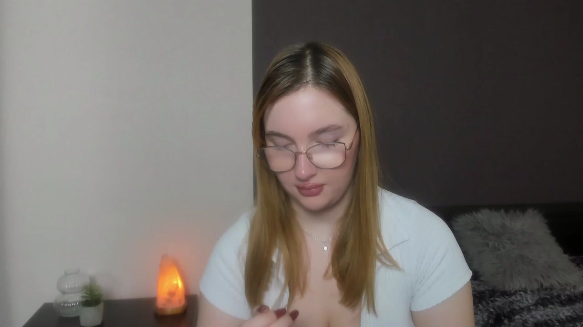 Gallery image thumbnail from AnaFoxy's myfreecams stream on, 12/11/2023, 11:20 image 6 of 20