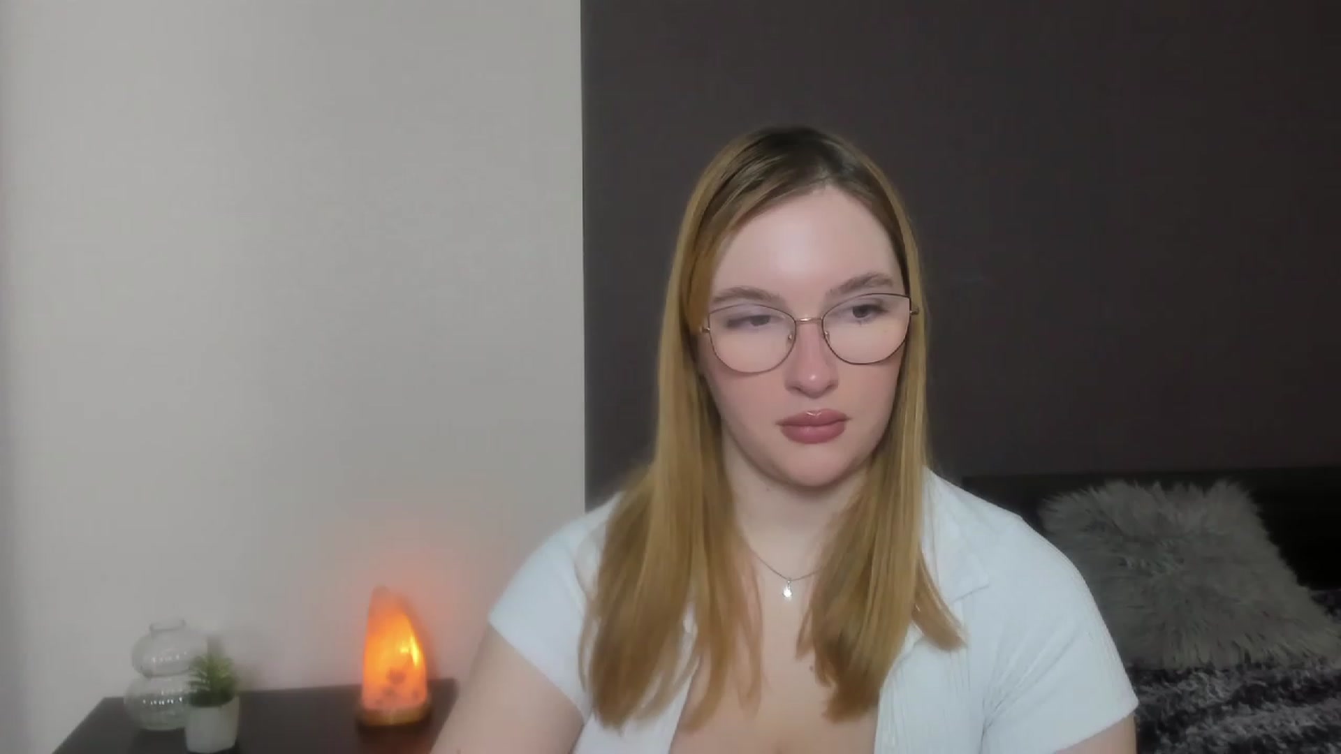 Gallery image thumbnail from AnaFoxy's myfreecams stream on, 12/11/2023, 11:20 image 1 of 20