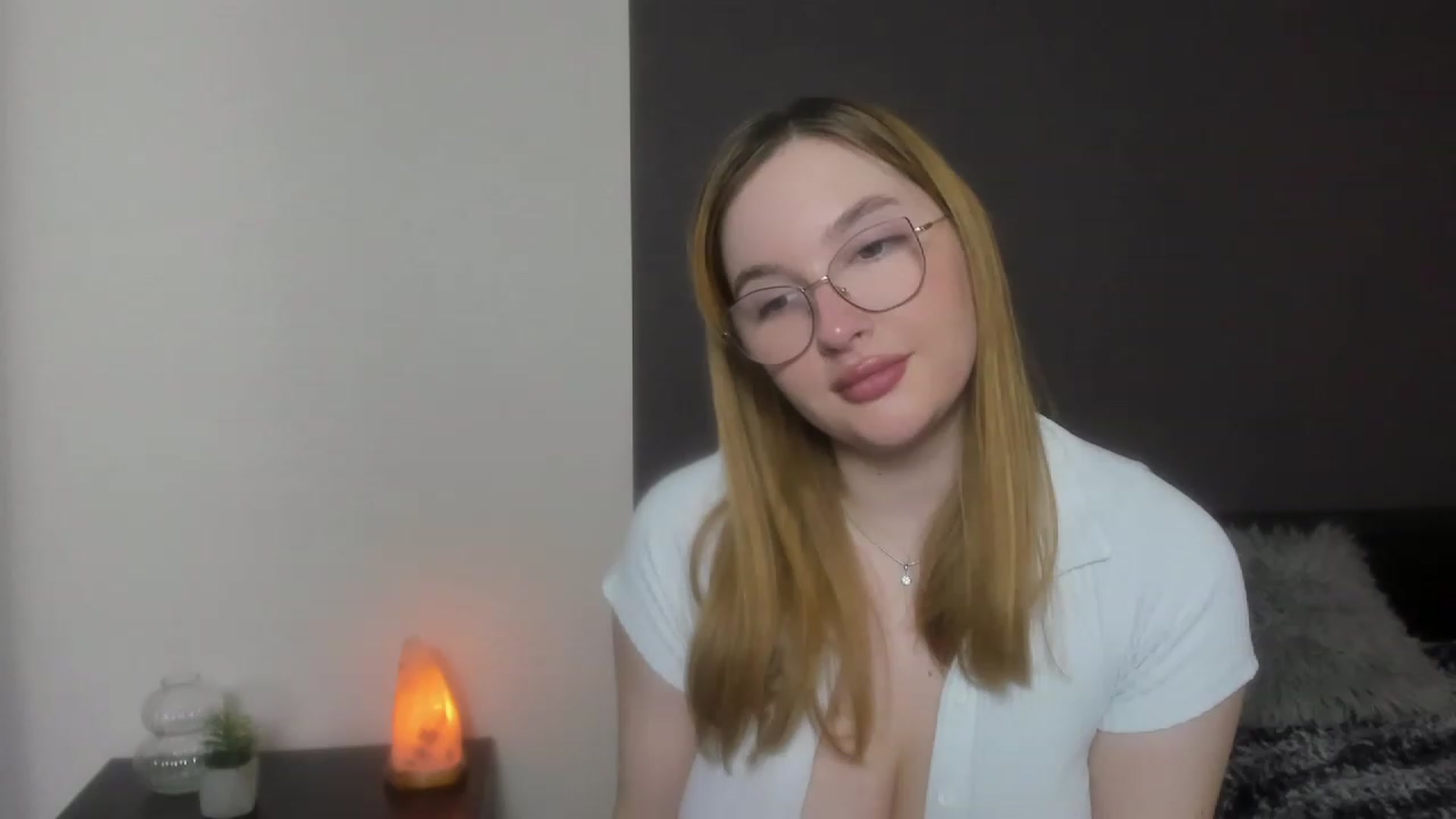 Gallery image thumbnail from AnaFoxy's myfreecams stream on, 12/11/2023, 11:20 image 20 of 20