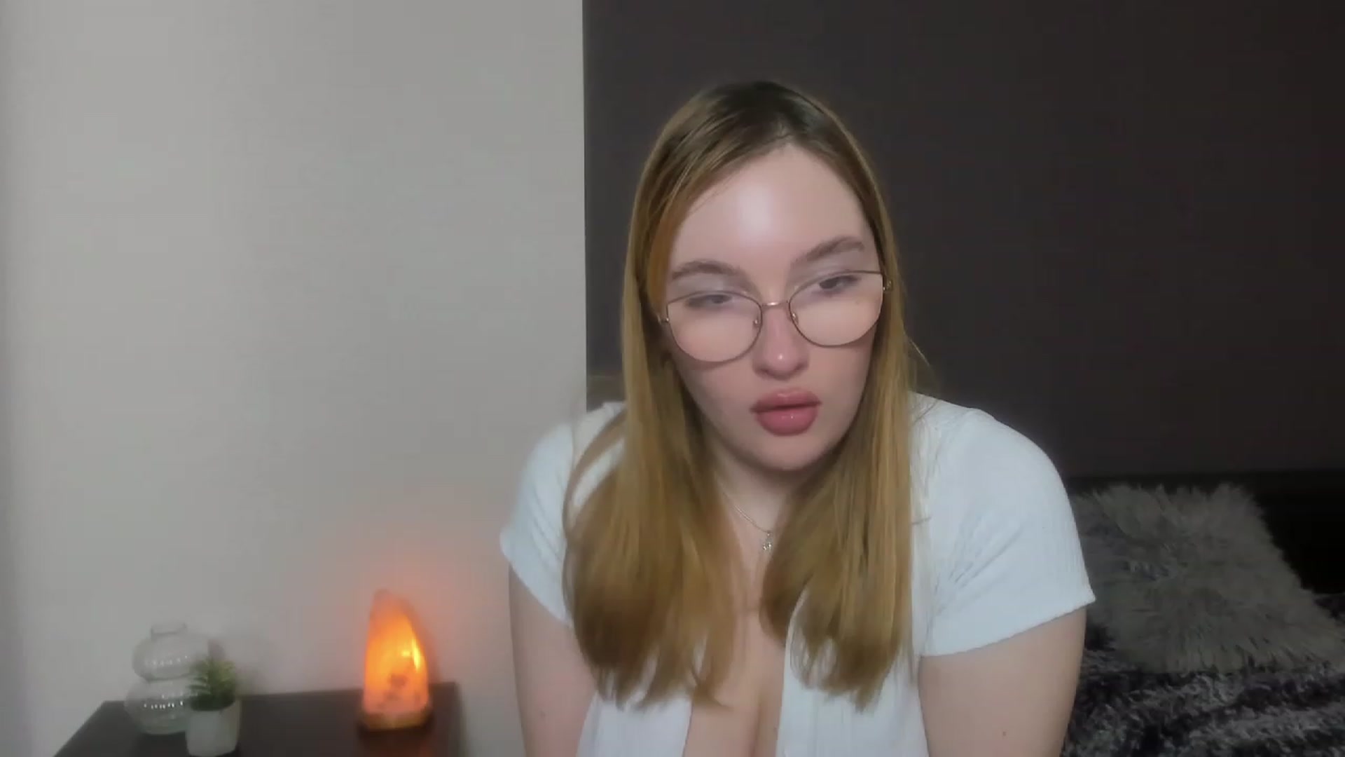 Gallery image thumbnail from AnaFoxy's myfreecams stream on, 12/11/2023, 11:20 image 16 of 20