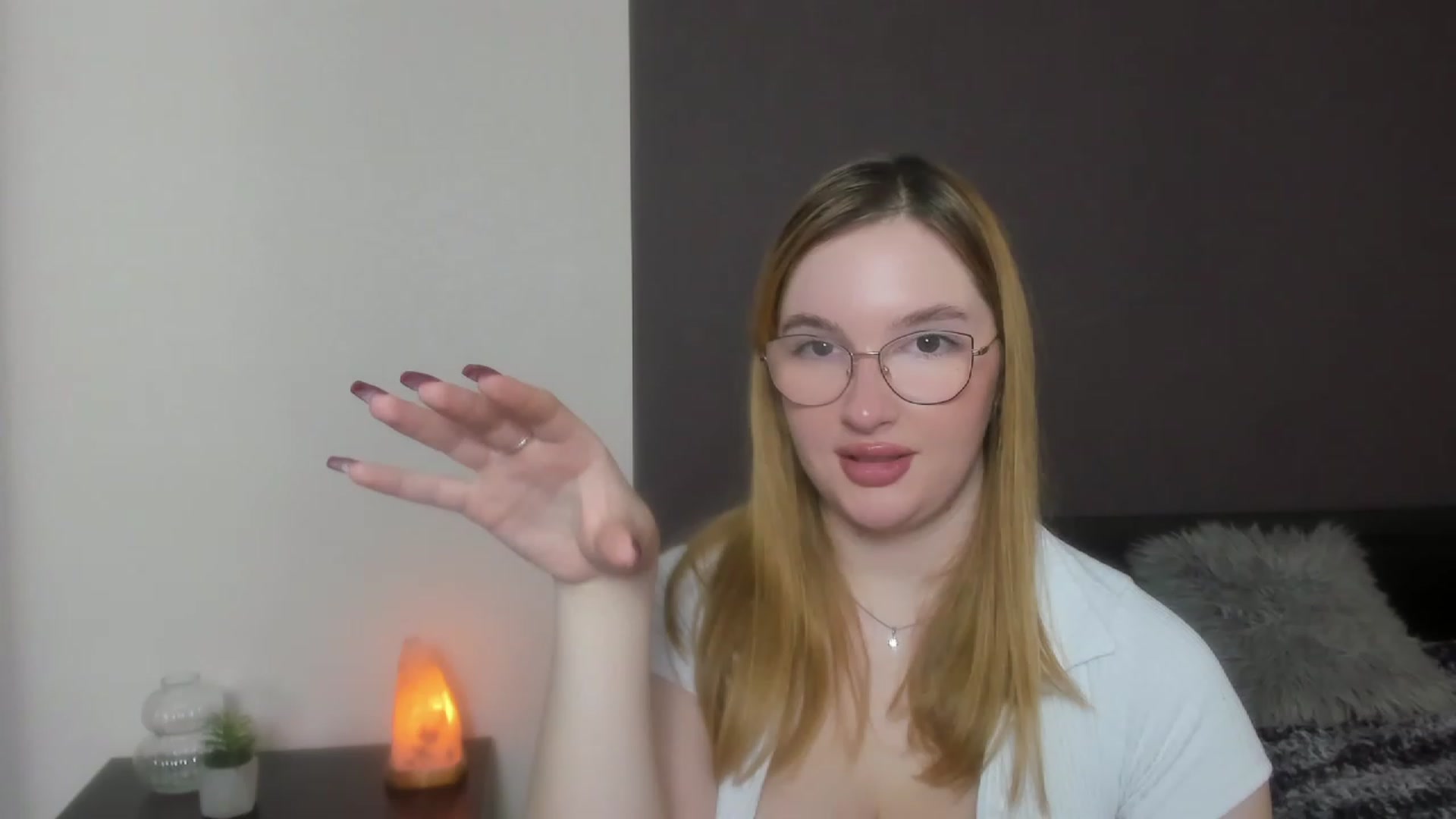 Gallery image thumbnail from AnaFoxy's myfreecams stream on, 12/11/2023, 11:20 image 4 of 20