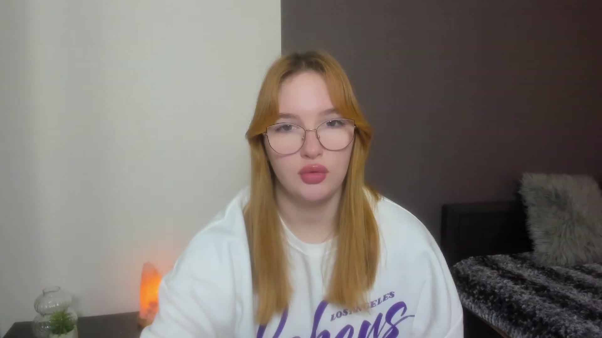 Gallery image thumbnail from AnaFoxy's myfreecams stream on, 12/12/2023, 08:50 image 4 of 20