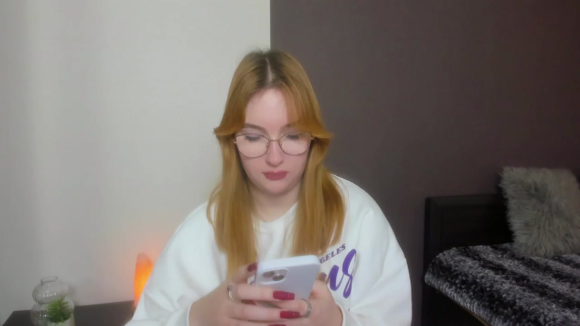 Gallery image thumbnail from AnaFoxy's myfreecams stream on, 12/12/2023, 08:50 image 19 of 20