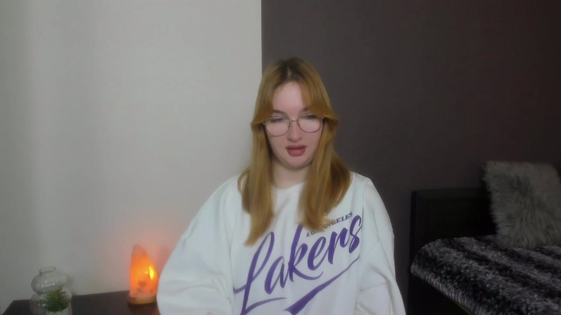 Gallery image thumbnail from AnaFoxy's myfreecams stream on, 12/12/2023, 08:50 image 16 of 20