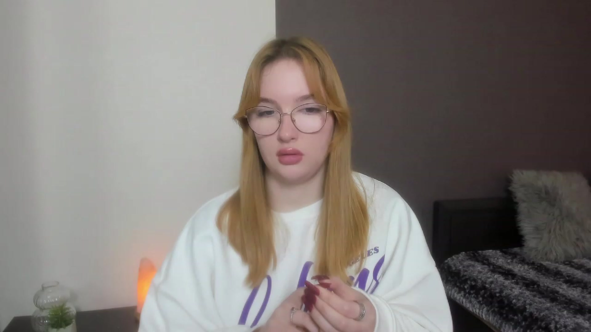 Gallery image thumbnail from AnaFoxy's myfreecams stream on, 12/12/2023, 09:40 image 4 of 20
