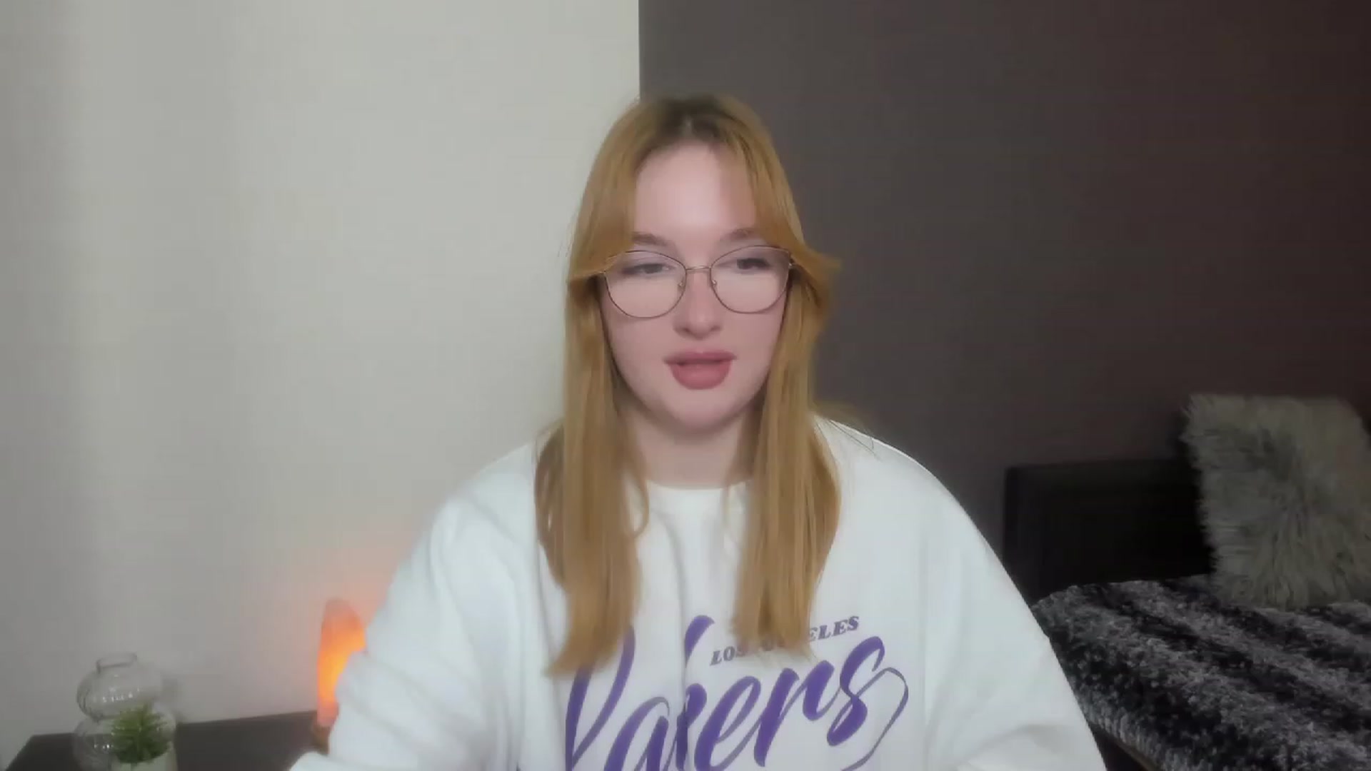 Gallery image thumbnail from AnaFoxy's myfreecams stream on, 12/12/2023, 10:08 image 15 of 20