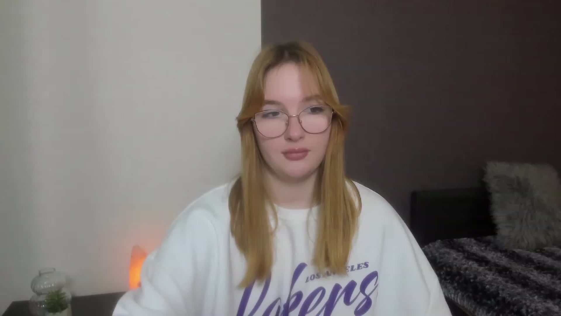 Gallery image thumbnail from AnaFoxy's myfreecams stream on, 12/12/2023, 10:08 image 18 of 20