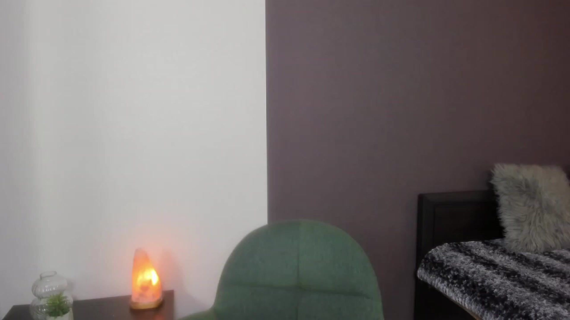 Gallery image thumbnail from AnaFoxy's myfreecams stream on, 12/12/2023, 10:08 image 13 of 20
