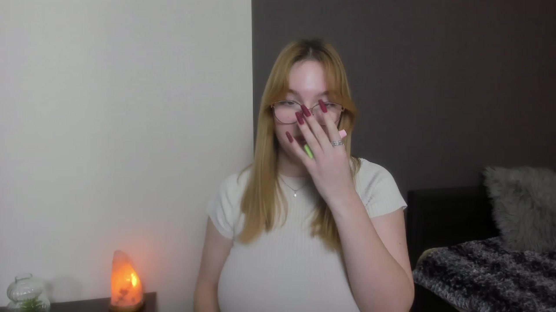 Gallery image thumbnail from AnaFoxy's myfreecams stream on, 12/12/2023, 11:26 image 16 of 20