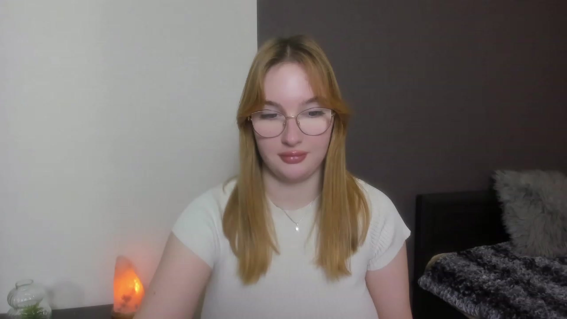 Gallery image thumbnail from AnaFoxy's myfreecams stream on, 12/12/2023, 11:26 image 9 of 20