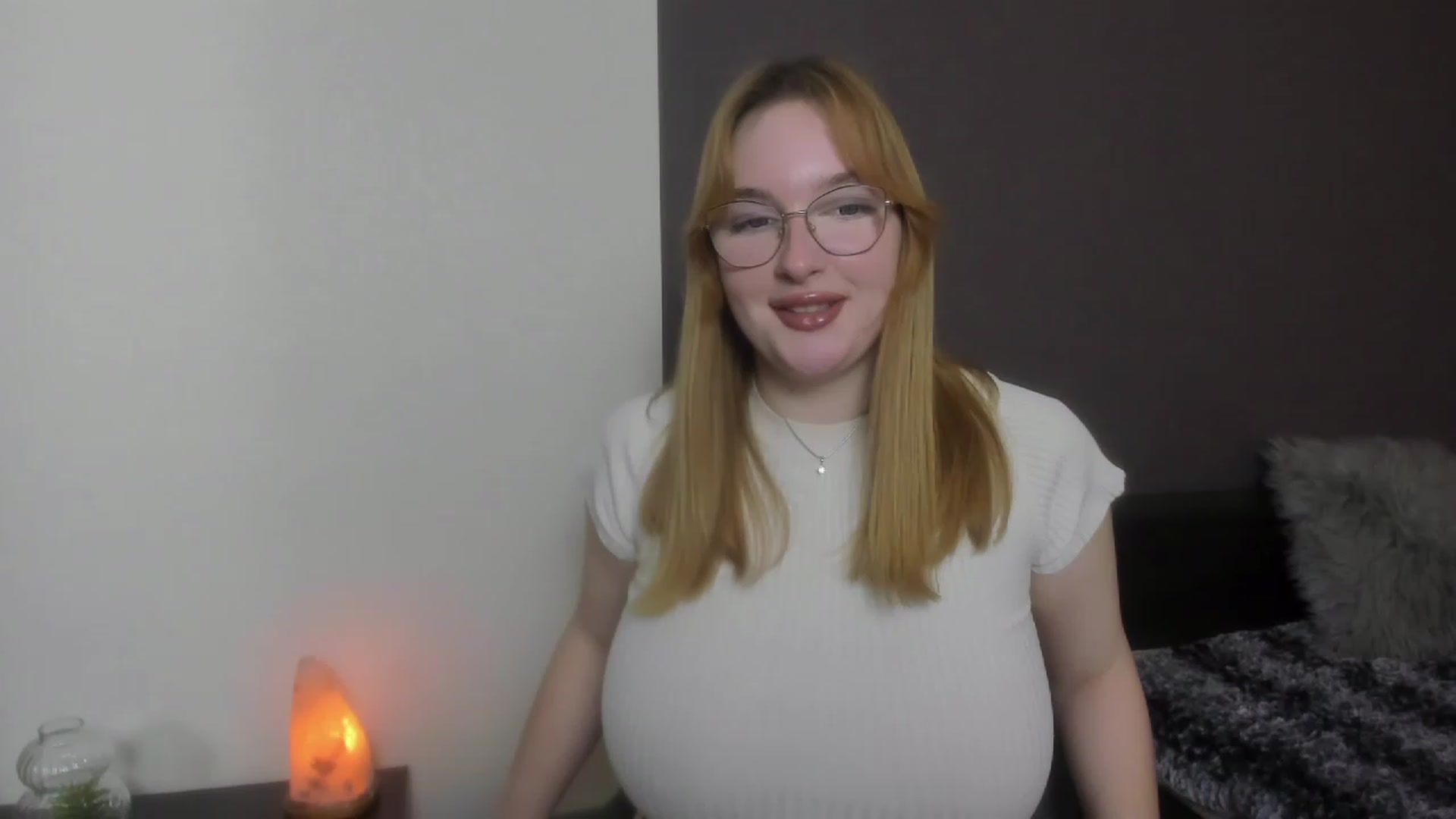 Gallery image thumbnail from AnaFoxy's myfreecams stream on, 12/12/2023, 11:26 image 18 of 20