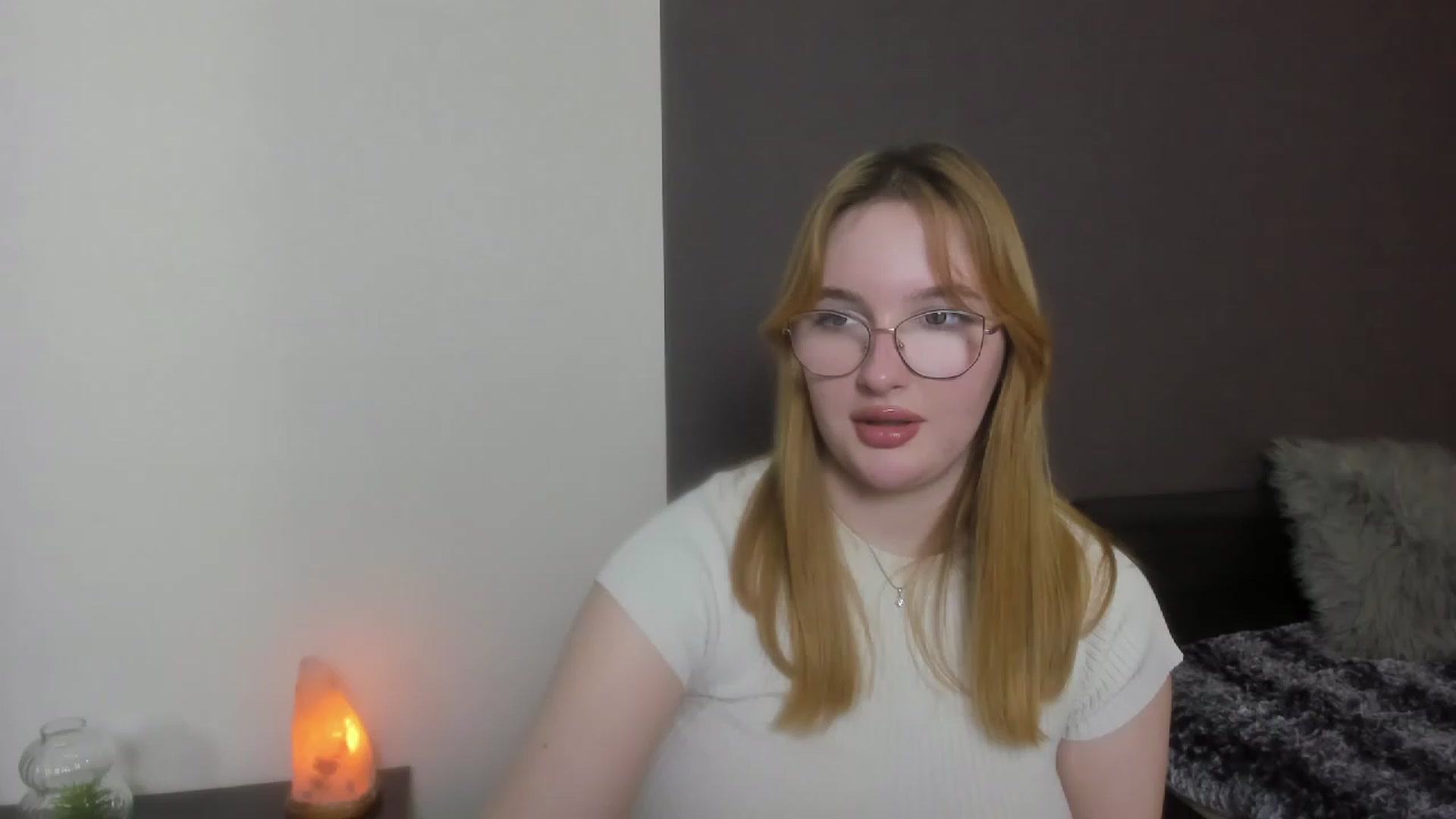Gallery image thumbnail from AnaFoxy's myfreecams stream on, 12/12/2023, 12:13 image 10 of 20