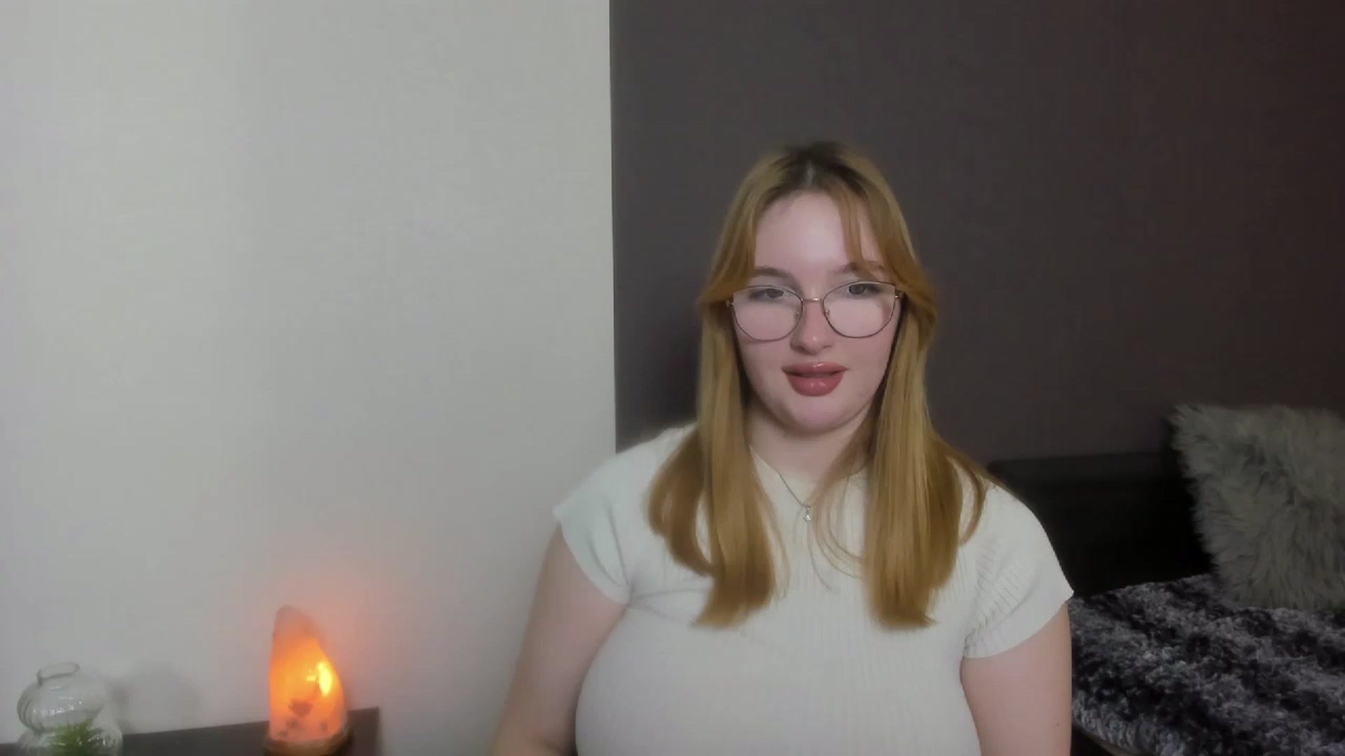 Gallery image thumbnail from AnaFoxy's myfreecams stream on, 12/12/2023, 12:13 image 8 of 20