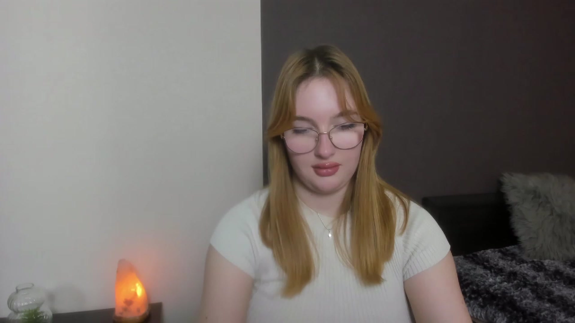Gallery image thumbnail from AnaFoxy's myfreecams stream on, 12/12/2023, 12:13 image 11 of 20