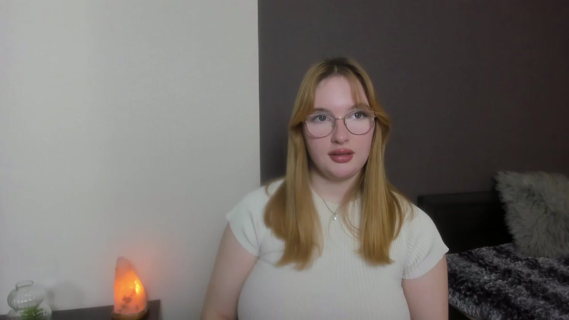 Gallery image thumbnail from AnaFoxy's myfreecams stream on, 12/12/2023, 12:13 image 3 of 20