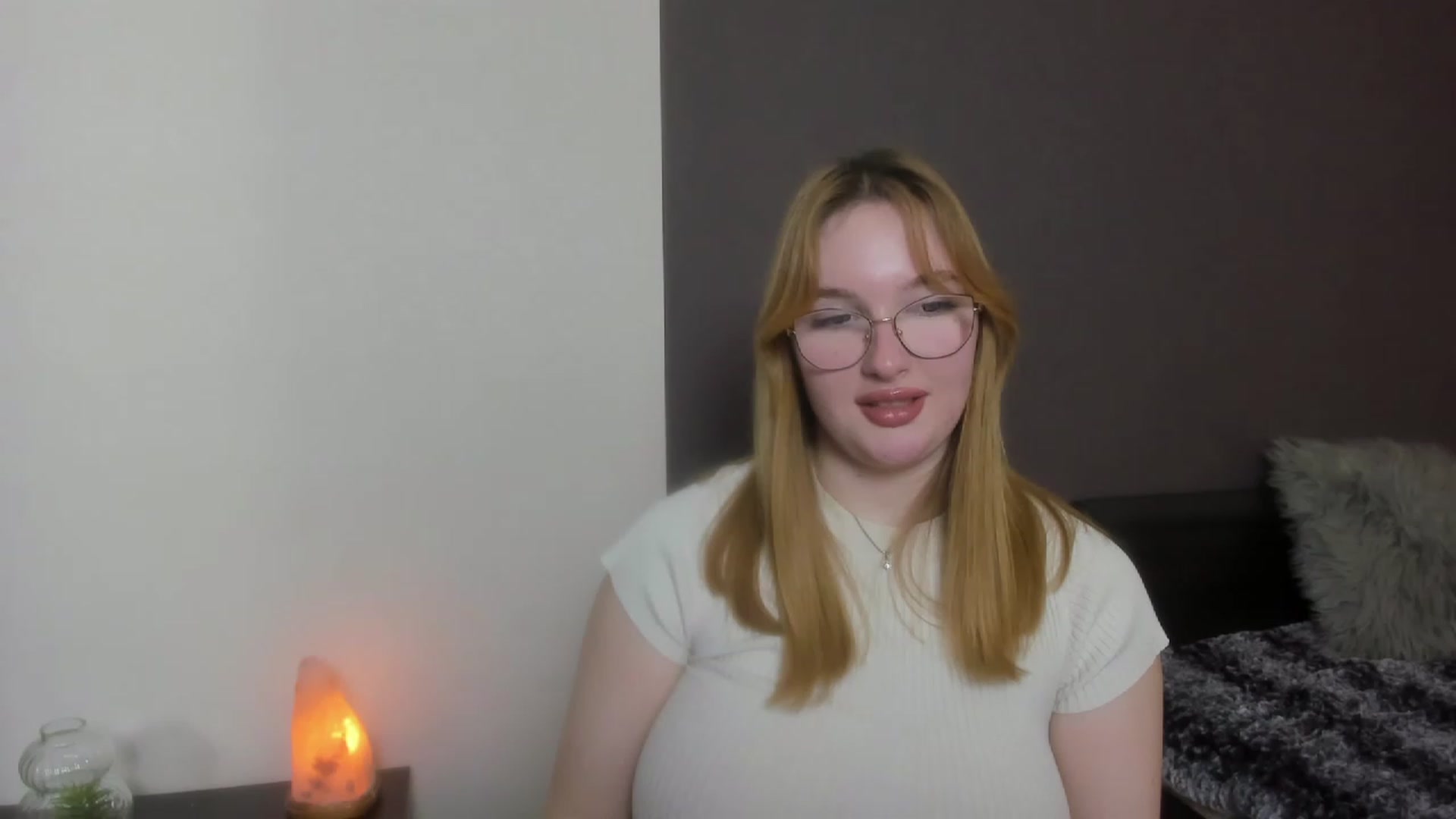 Gallery image thumbnail from AnaFoxy's myfreecams stream on, 12/12/2023, 12:13 image 7 of 20