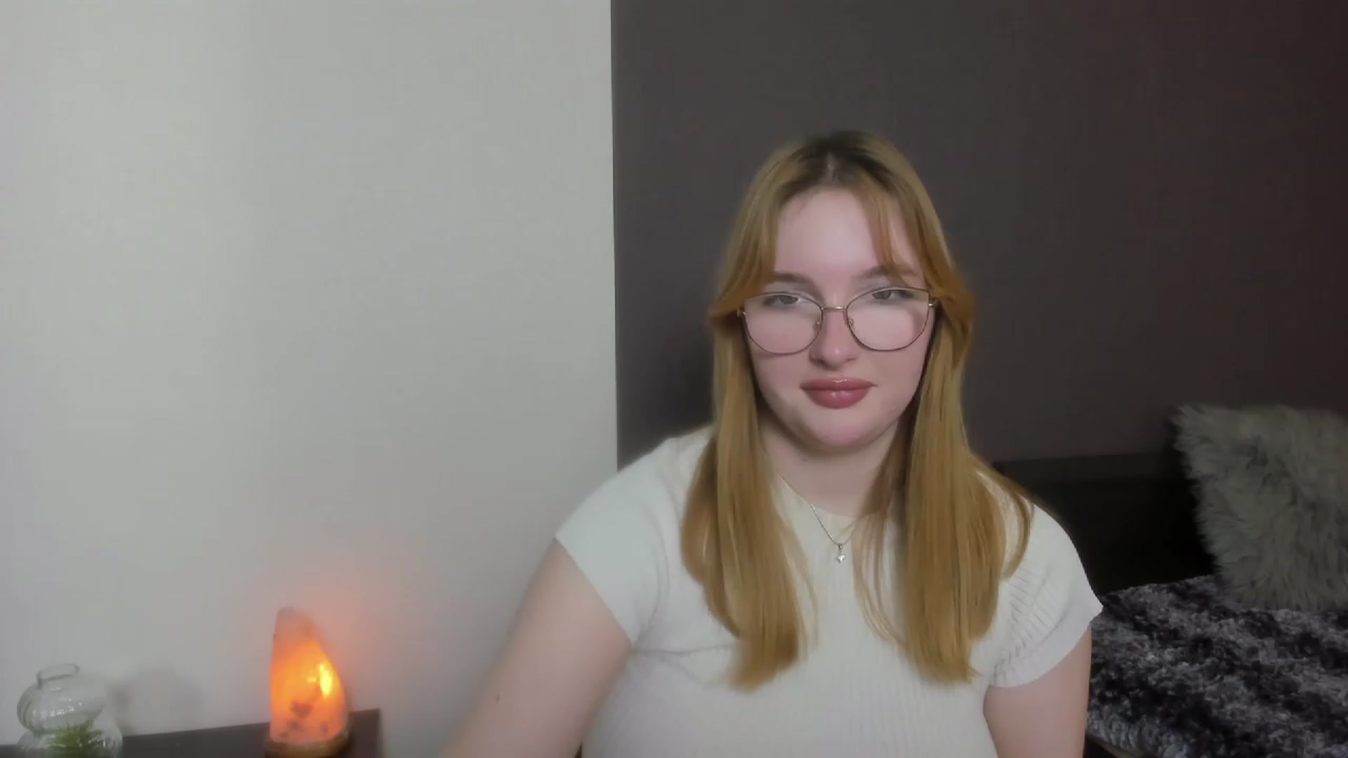 Gallery image thumbnail from AnaFoxy's myfreecams stream on, 12/12/2023, 12:13 image 13 of 20