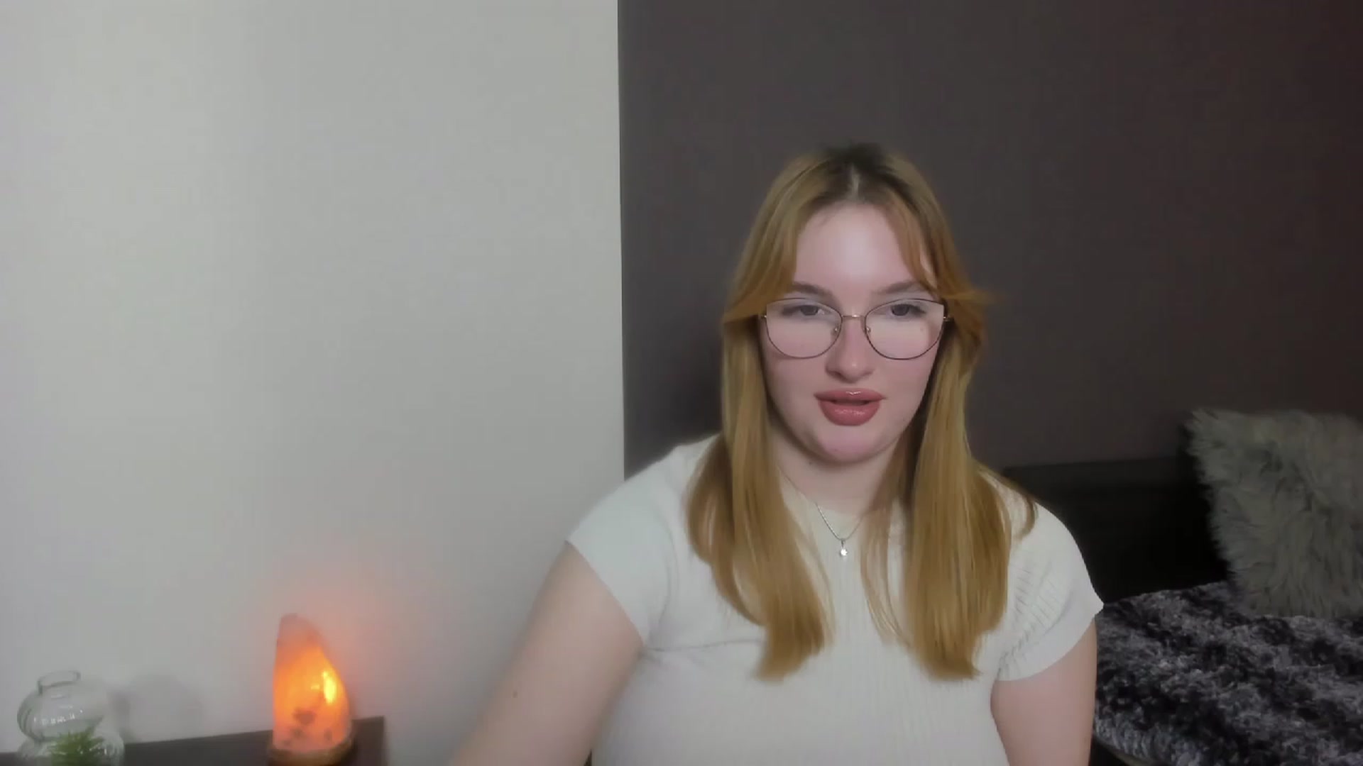 Gallery image thumbnail from AnaFoxy's myfreecams stream on, 12/12/2023, 12:13 image 18 of 20