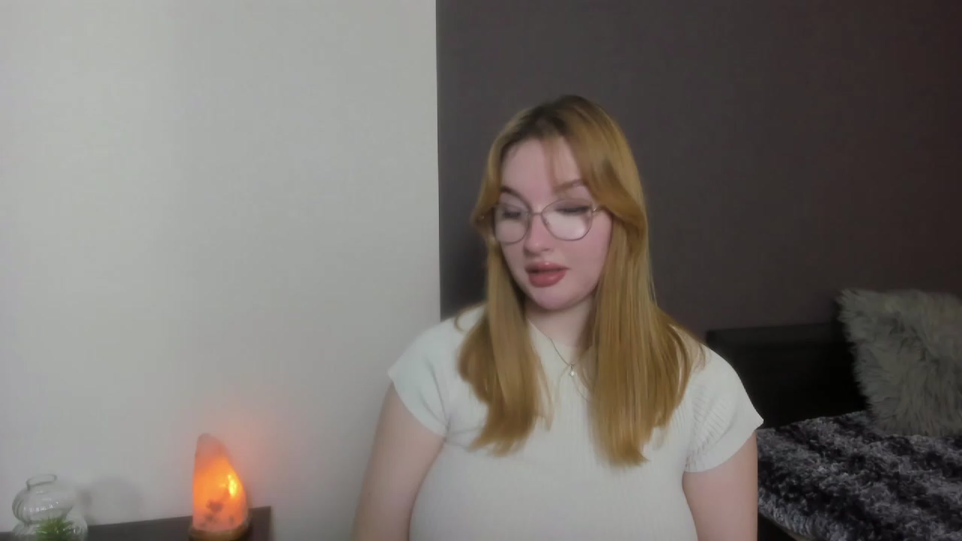 Gallery image thumbnail from AnaFoxy's myfreecams stream on, 12/12/2023, 12:13 image 4 of 20