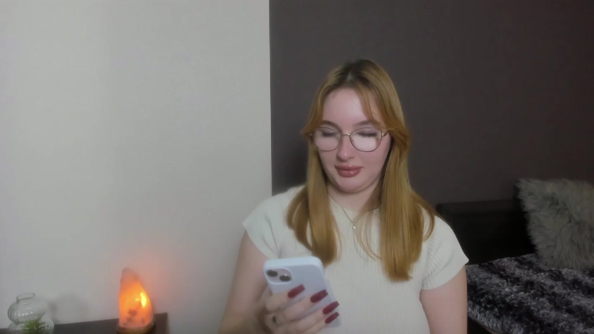 Gallery image thumbnail from AnaFoxy's myfreecams stream on, 12/12/2023, 12:13 image 9 of 20