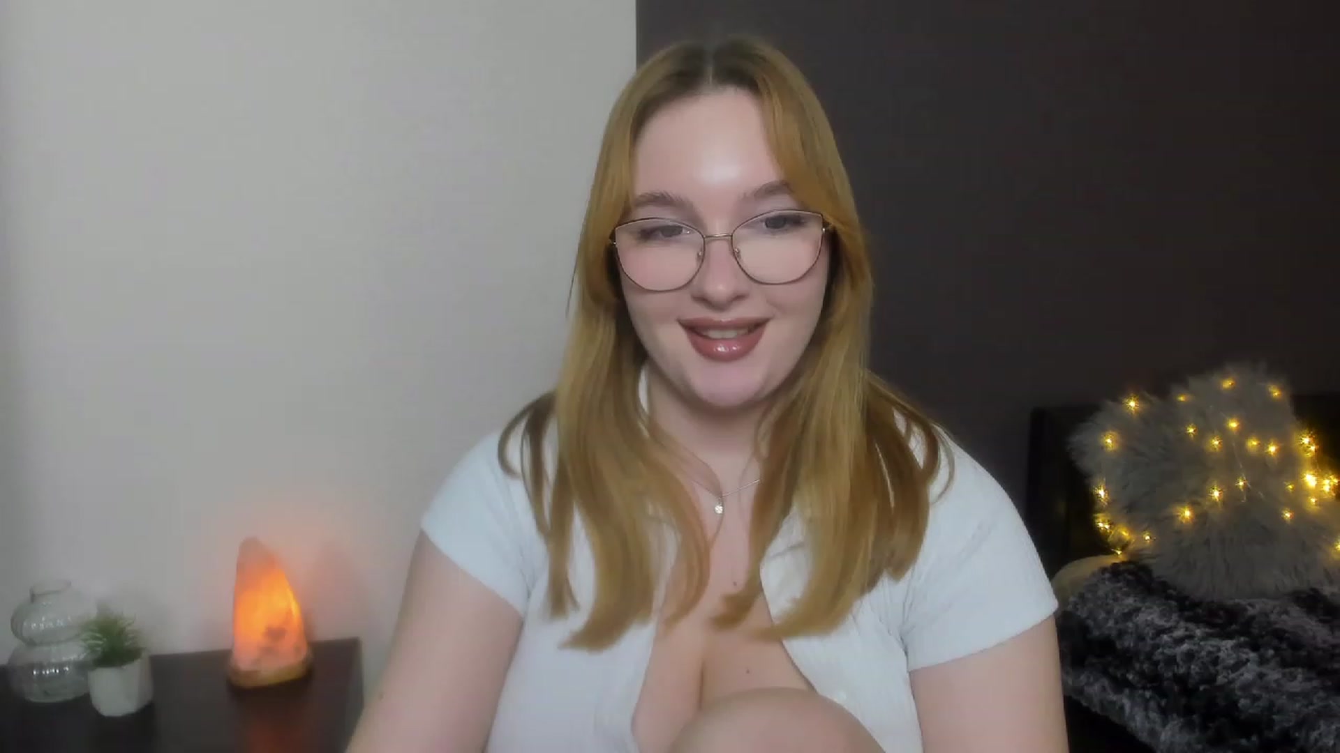 Gallery image thumbnail from AnaFoxy's myfreecams stream on, 12/13/2023, 11:54 image 5 of 20