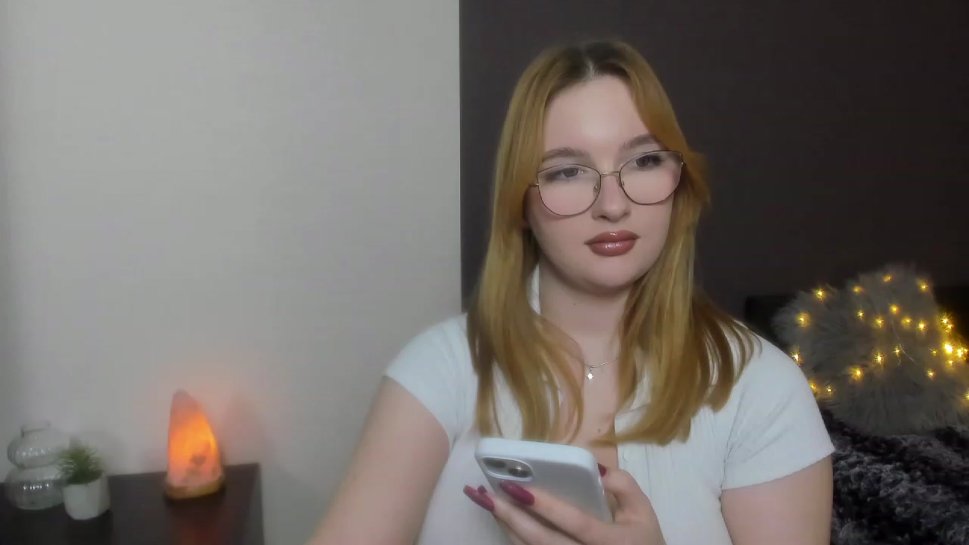 Gallery image thumbnail from AnaFoxy's myfreecams stream on, 12/13/2023, 11:54 image 10 of 20