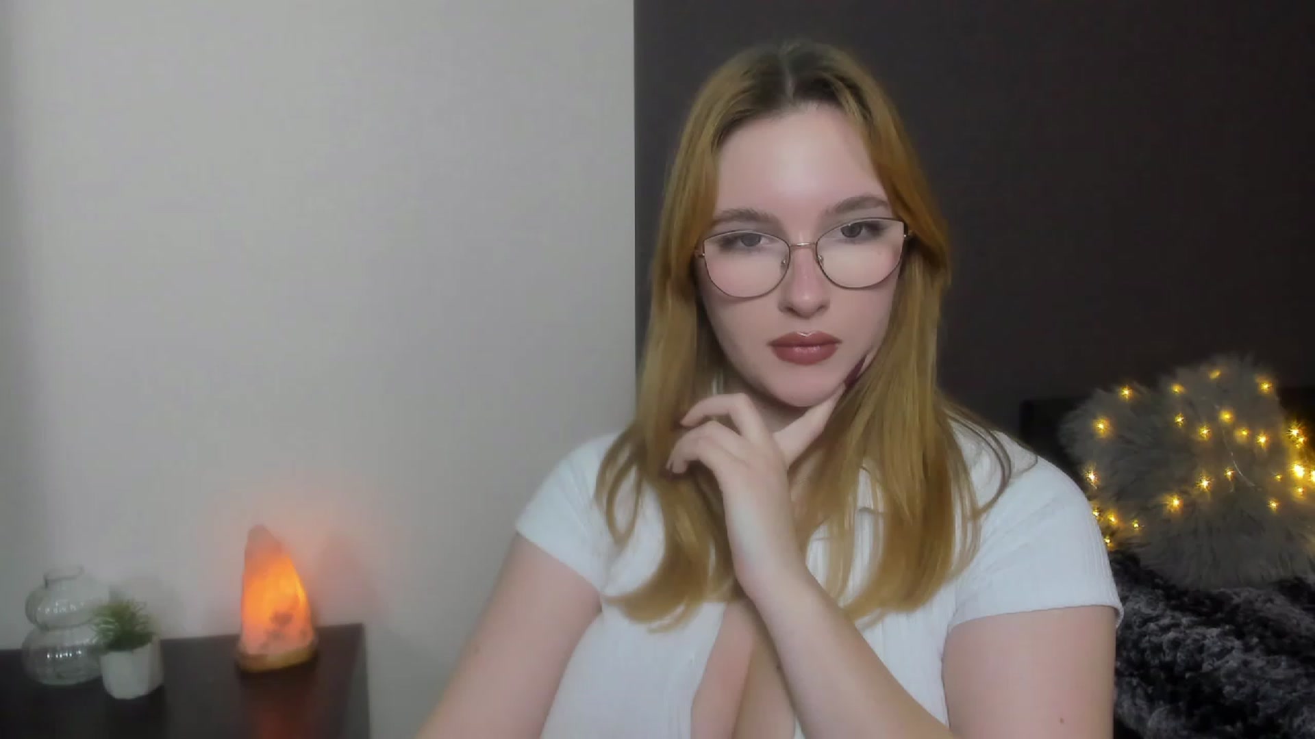 Gallery image thumbnail from AnaFoxy's myfreecams stream on, 12/13/2023, 12:48 image 13 of 20