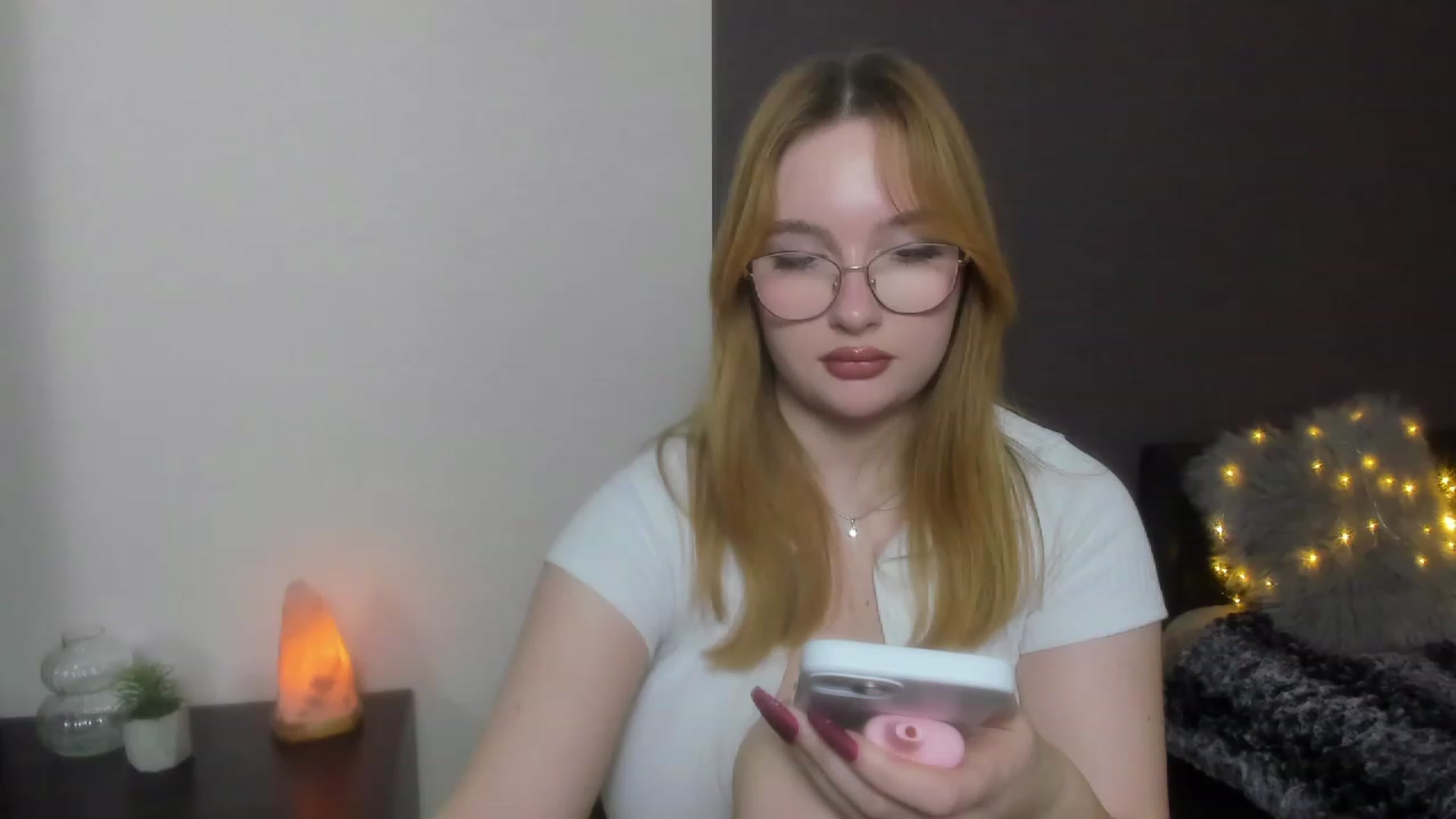 Gallery image thumbnail from AnaFoxy's myfreecams stream on, 12/13/2023, 12:48 image 19 of 20