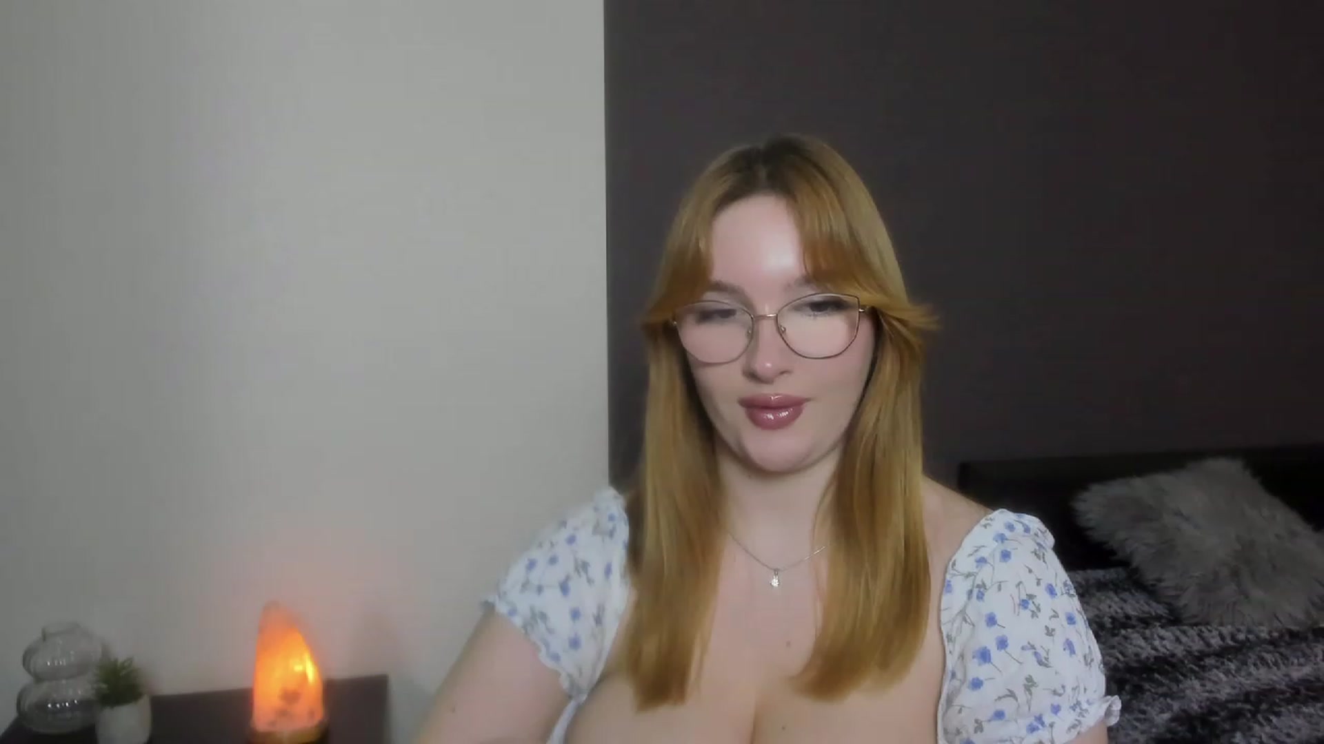 Gallery image thumbnail from AnaFoxy's myfreecams stream on, 12/14/2023, 13:41 image 7 of 20