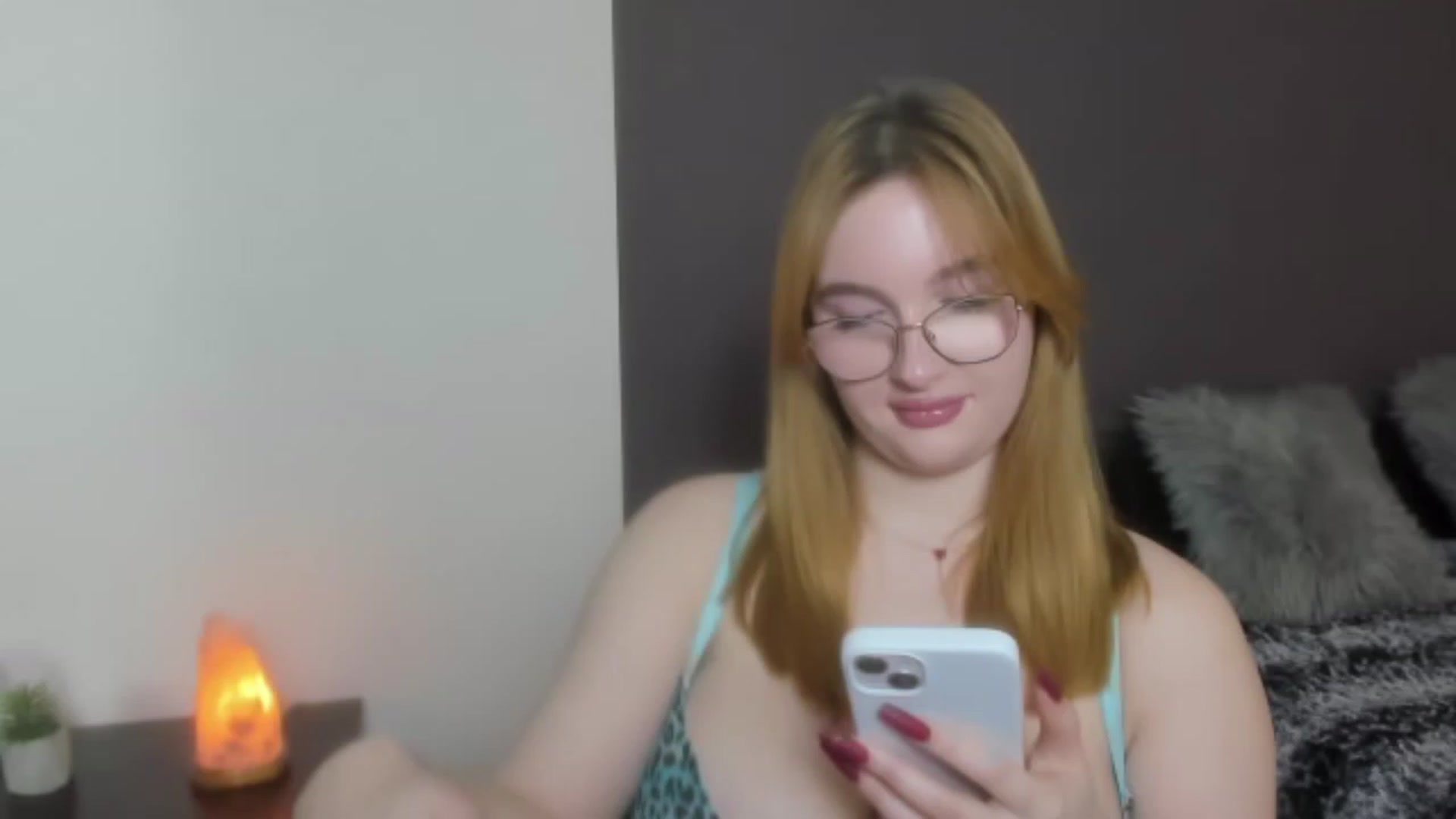 Gallery image thumbnail from AnaFoxy's myfreecams stream on, 12/15/2023, 09:47 image 12 of 20