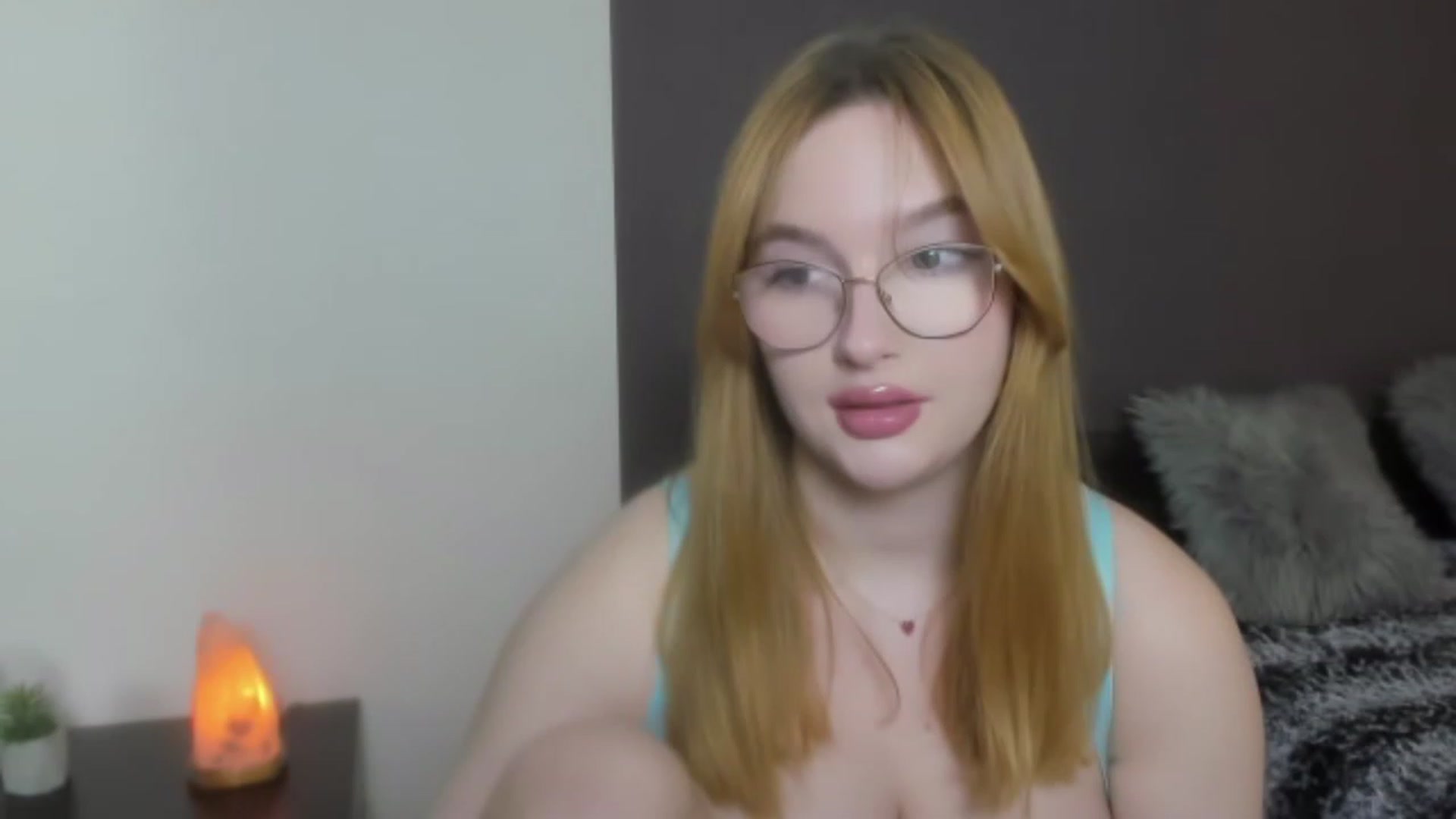 Gallery image thumbnail from AnaFoxy's myfreecams stream on, 12/15/2023, 09:47 image 1 of 20