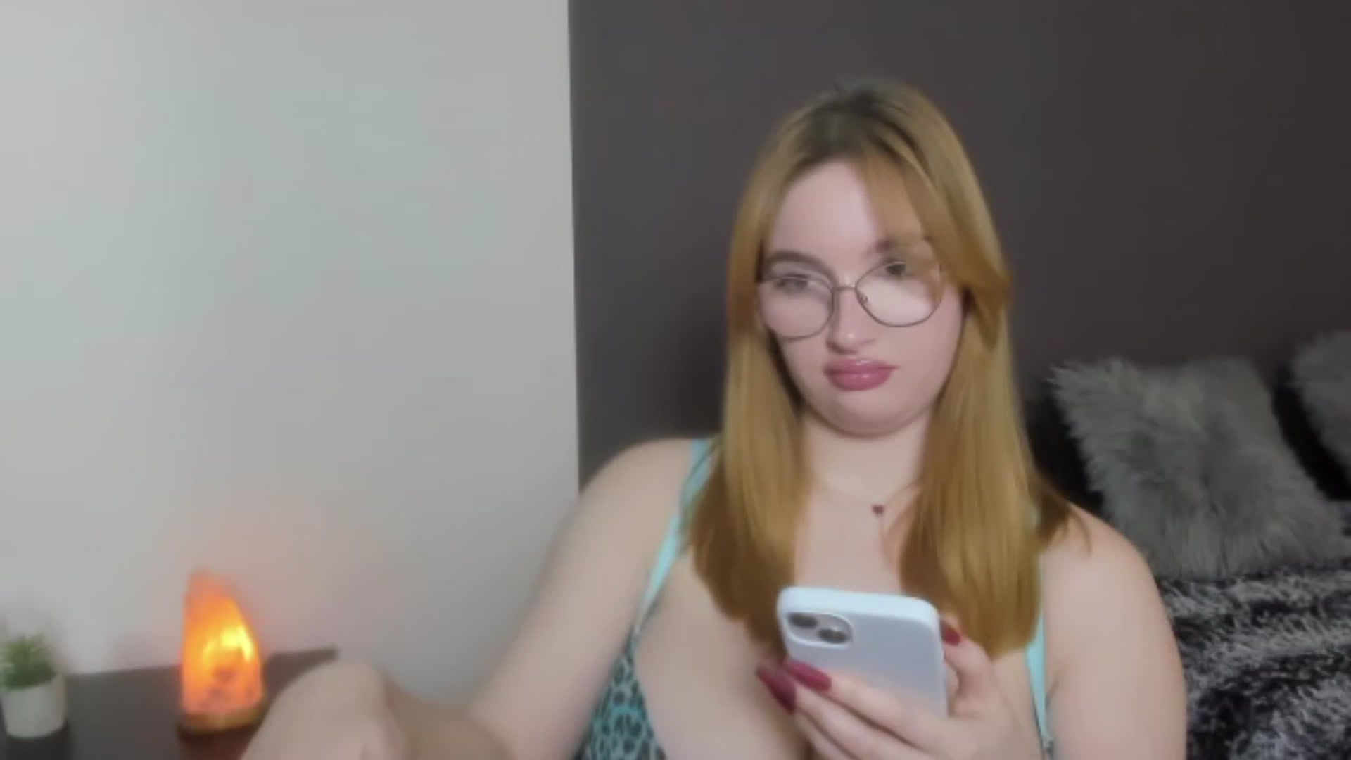 Gallery image thumbnail from AnaFoxy's myfreecams stream on, 12/15/2023, 09:47 image 14 of 20