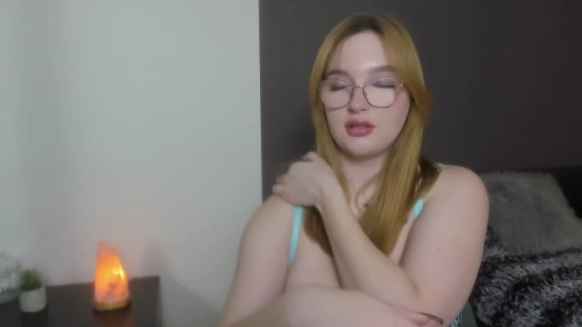 Gallery image thumbnail from AnaFoxy's myfreecams stream on, 12/15/2023, 12:27 image 6 of 20