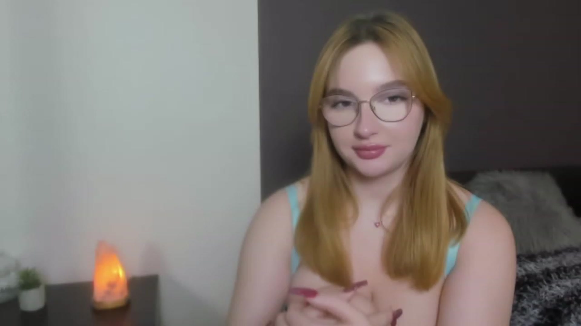 Gallery image thumbnail from AnaFoxy's myfreecams stream on, 12/15/2023, 12:27 image 4 of 20