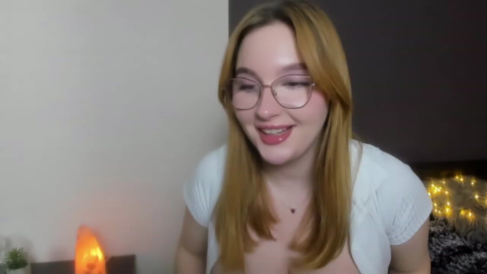 Gallery image thumbnail from AnaFoxy's myfreecams stream on, 12/16/2023, 12:44 image 9 of 20
