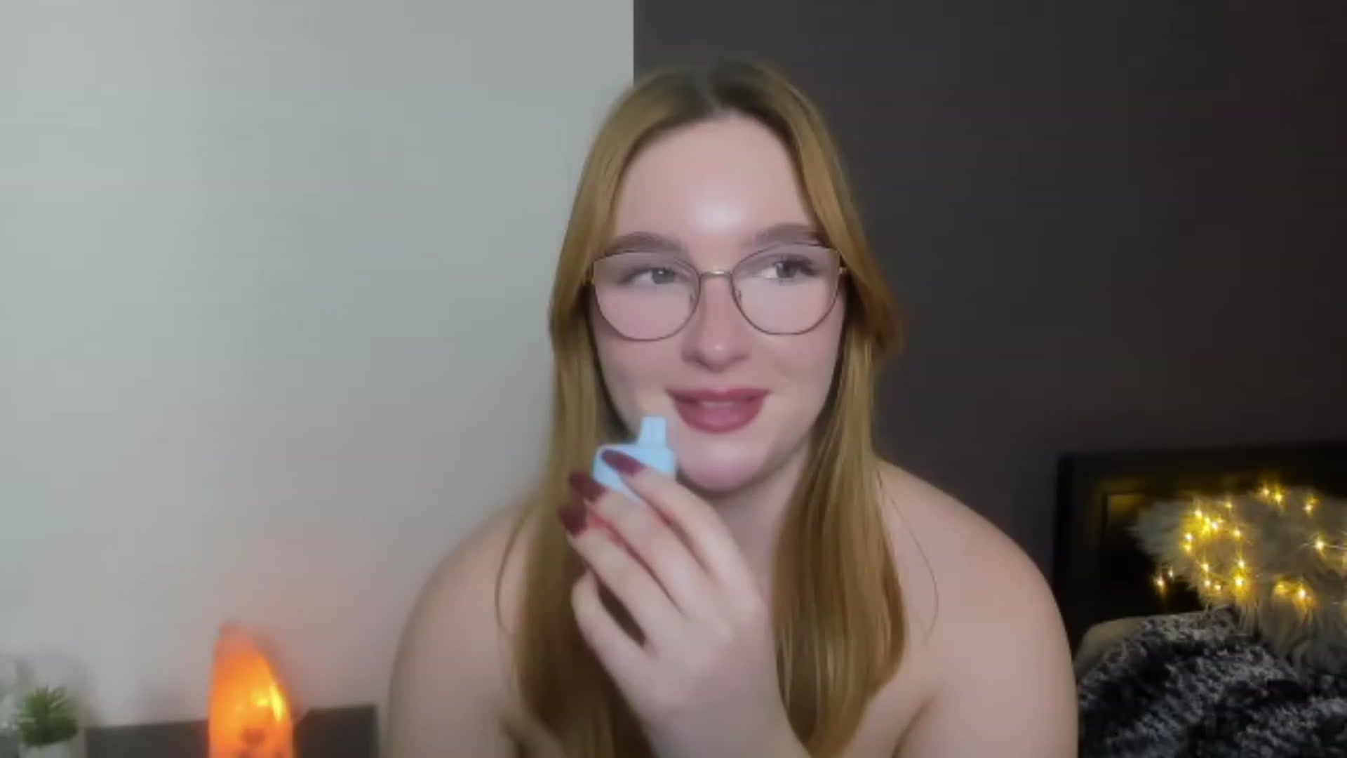 Gallery image thumbnail from AnaFoxy's myfreecams stream on, 12/16/2023, 12:44 image 20 of 20