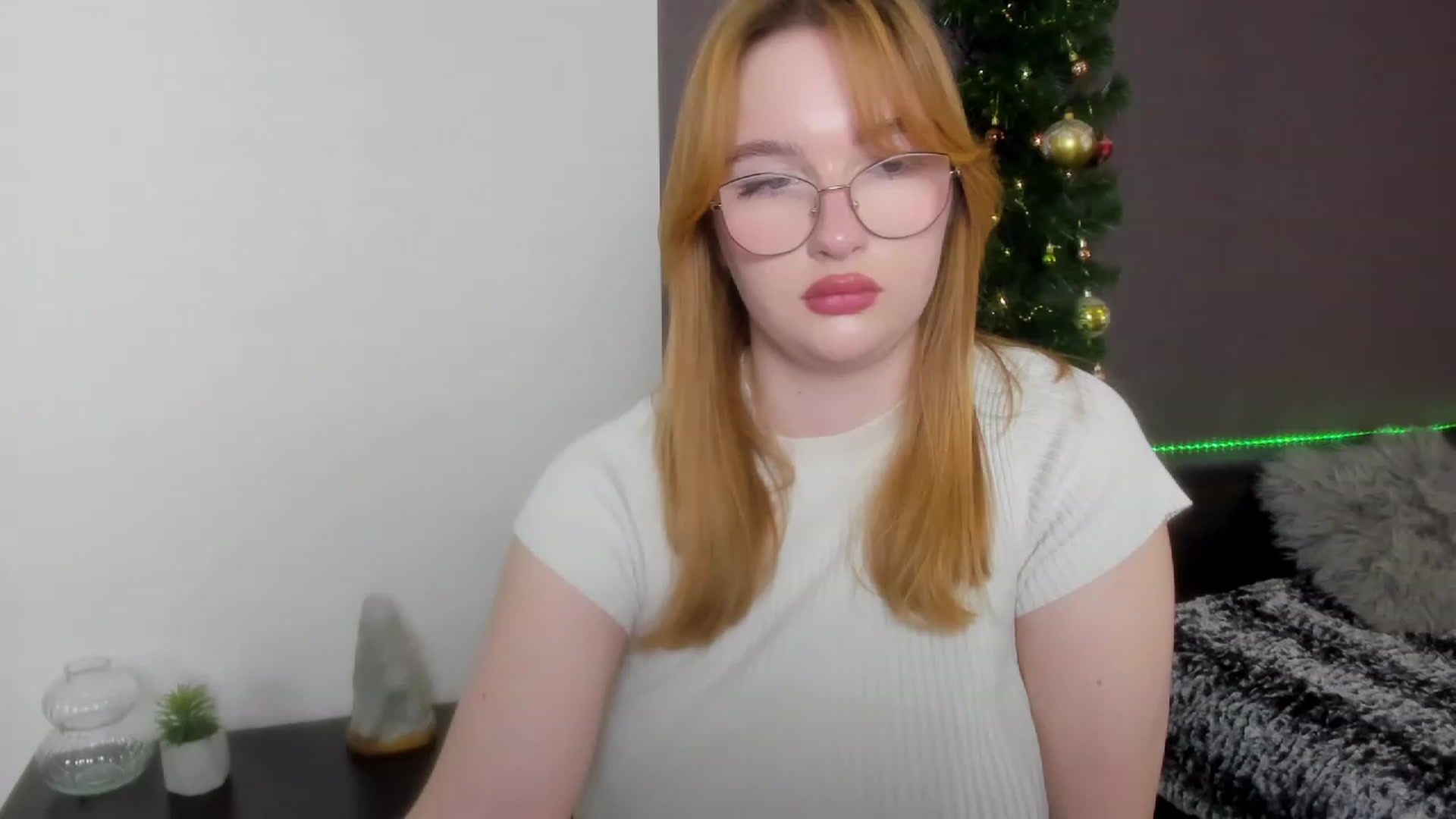 Gallery image thumbnail from AnaFoxy's myfreecams stream on, 12/18/2023, 11:23 image 3 of 20