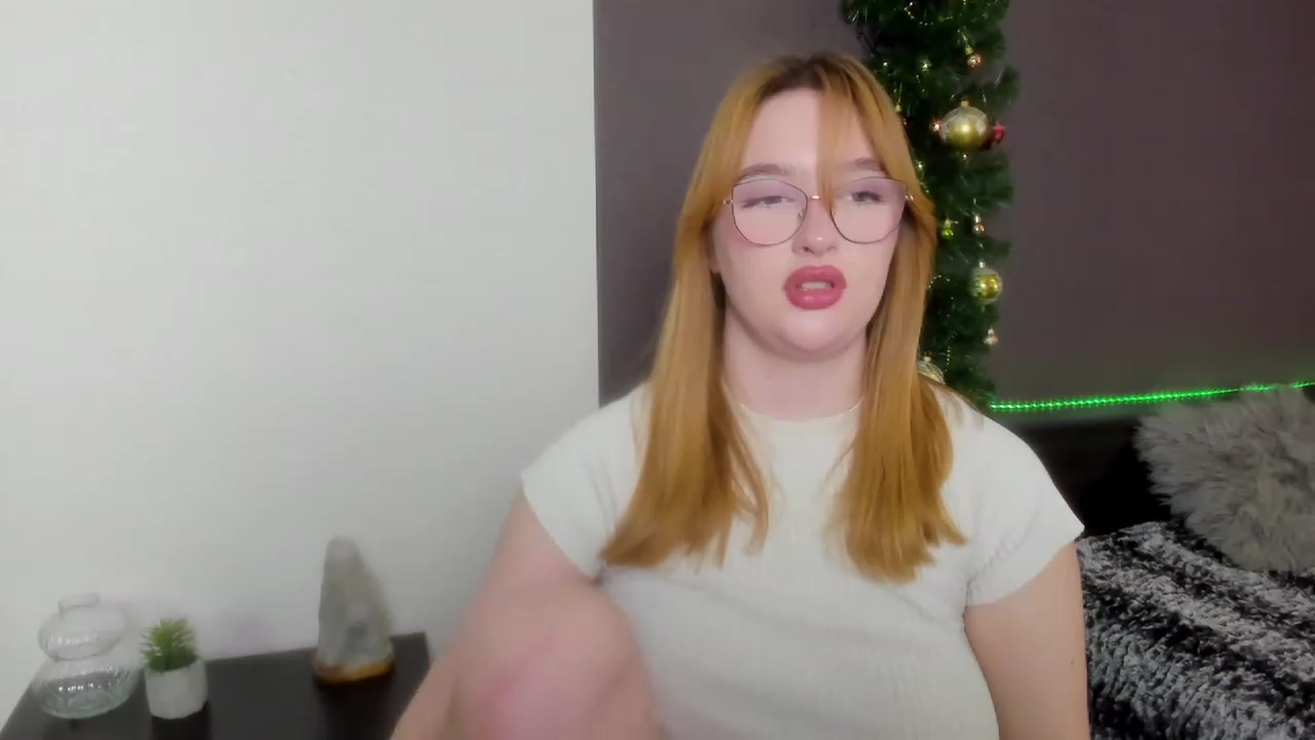 Gallery image thumbnail from AnaFoxy's myfreecams stream on, 12/18/2023, 11:23 image 10 of 20