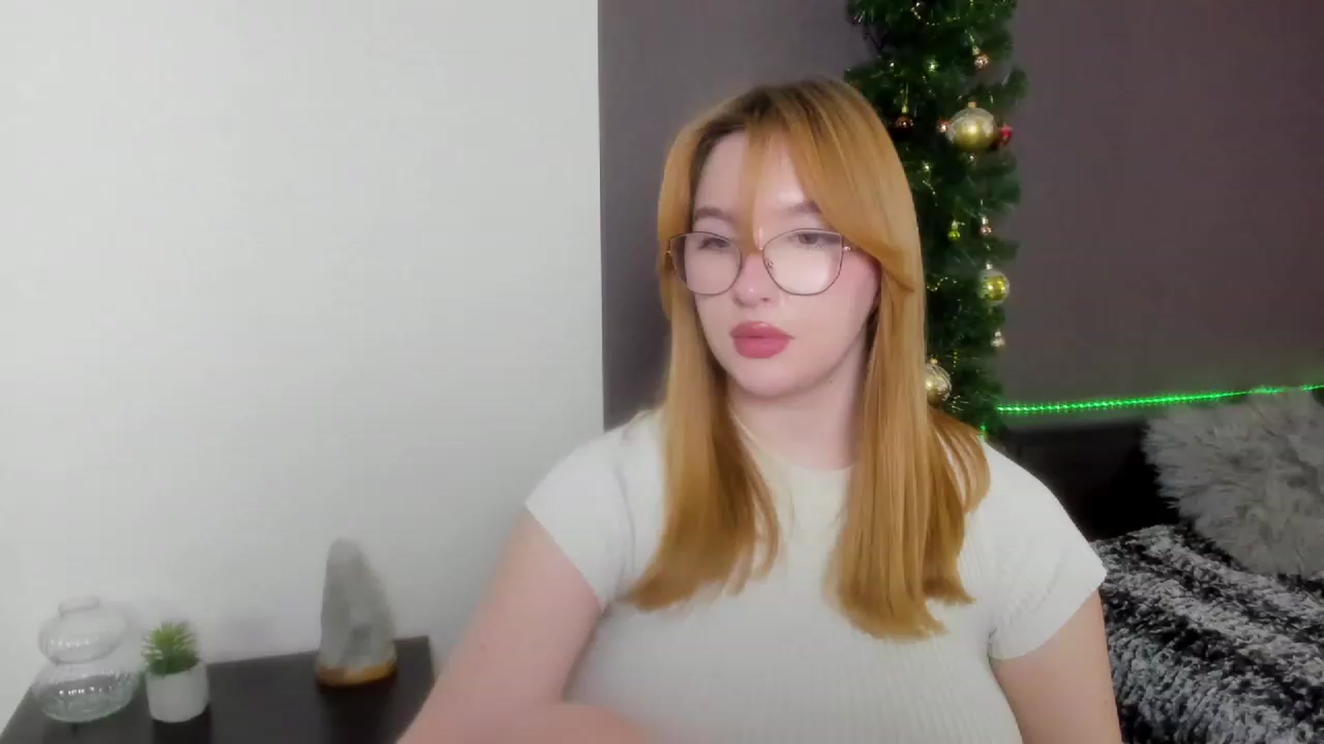 Gallery image thumbnail from AnaFoxy's myfreecams stream on, 12/18/2023, 11:23 image 18 of 20