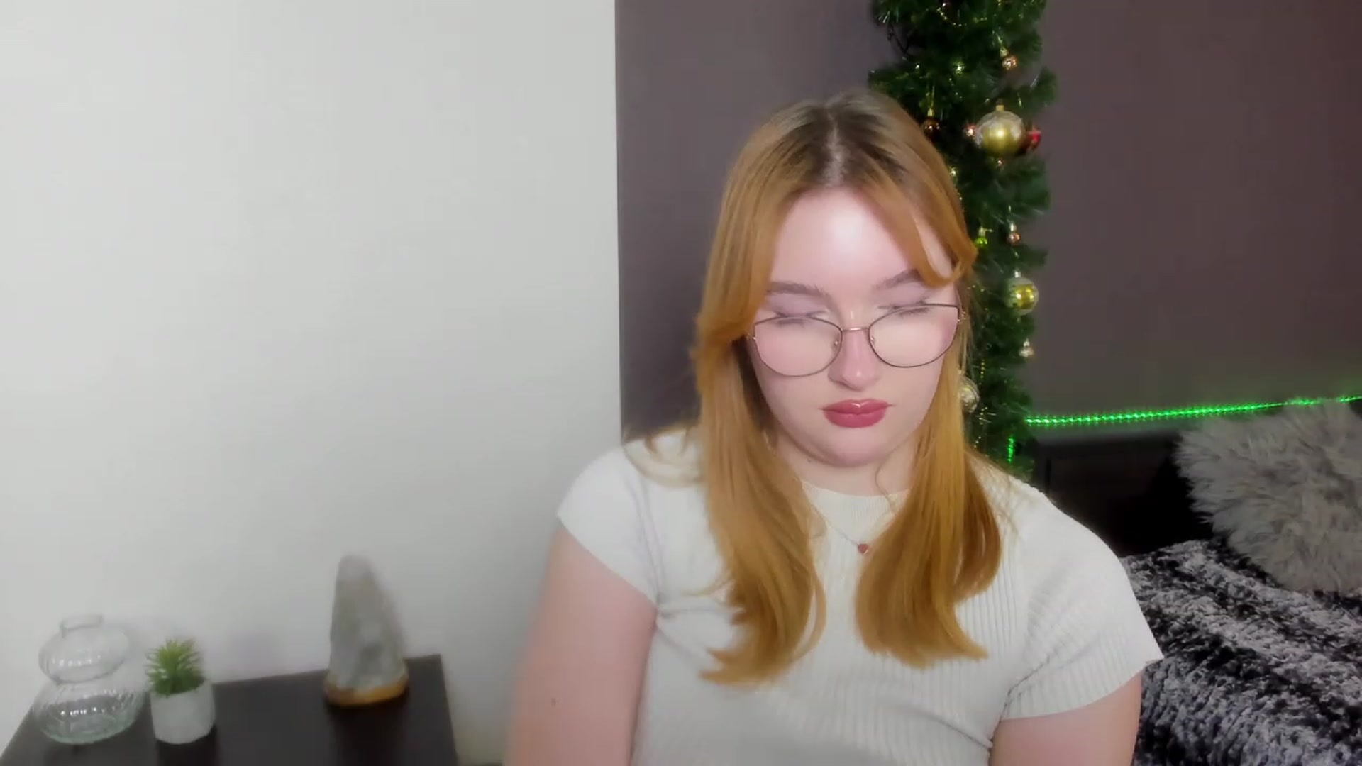 Gallery image thumbnail from AnaFoxy's myfreecams stream on, 12/18/2023, 12:49 image 7 of 20