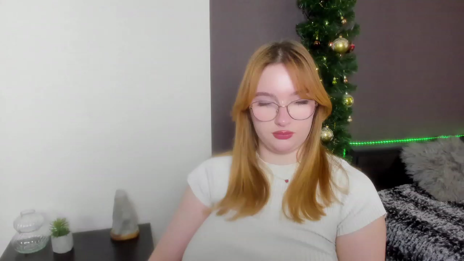 Gallery image thumbnail from AnaFoxy's myfreecams stream on, 12/18/2023, 12:49 image 8 of 20