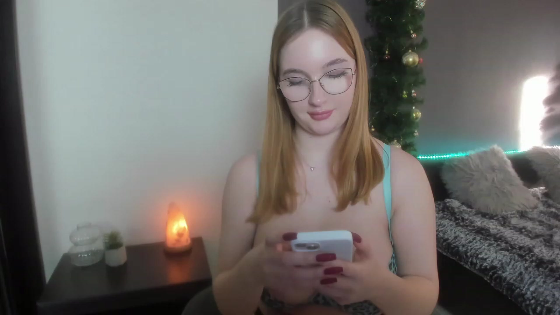 Gallery image thumbnail from AnaFoxy's myfreecams stream on, 12/20/2023, 12:02 image 15 of 20