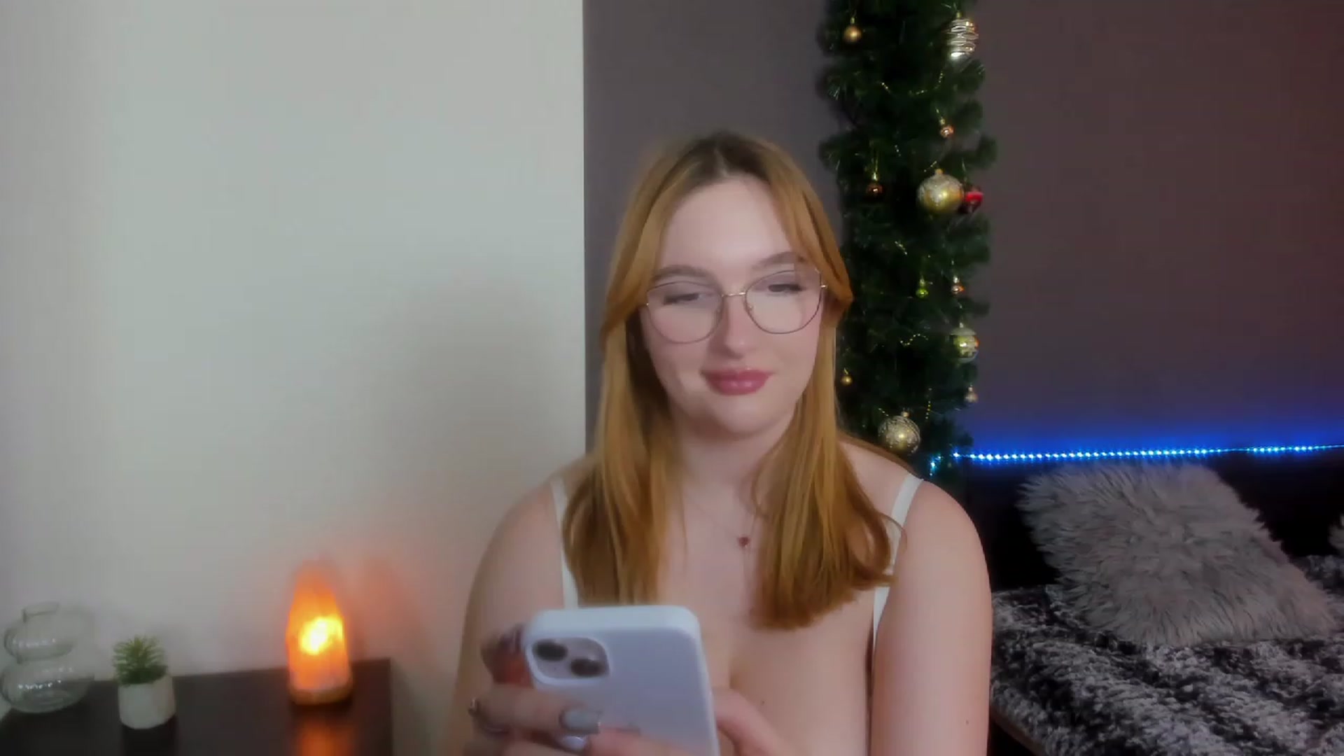 Gallery image thumbnail from AnaFoxy's myfreecams stream on, 12/26/2023, 11:14 image 2 of 20
