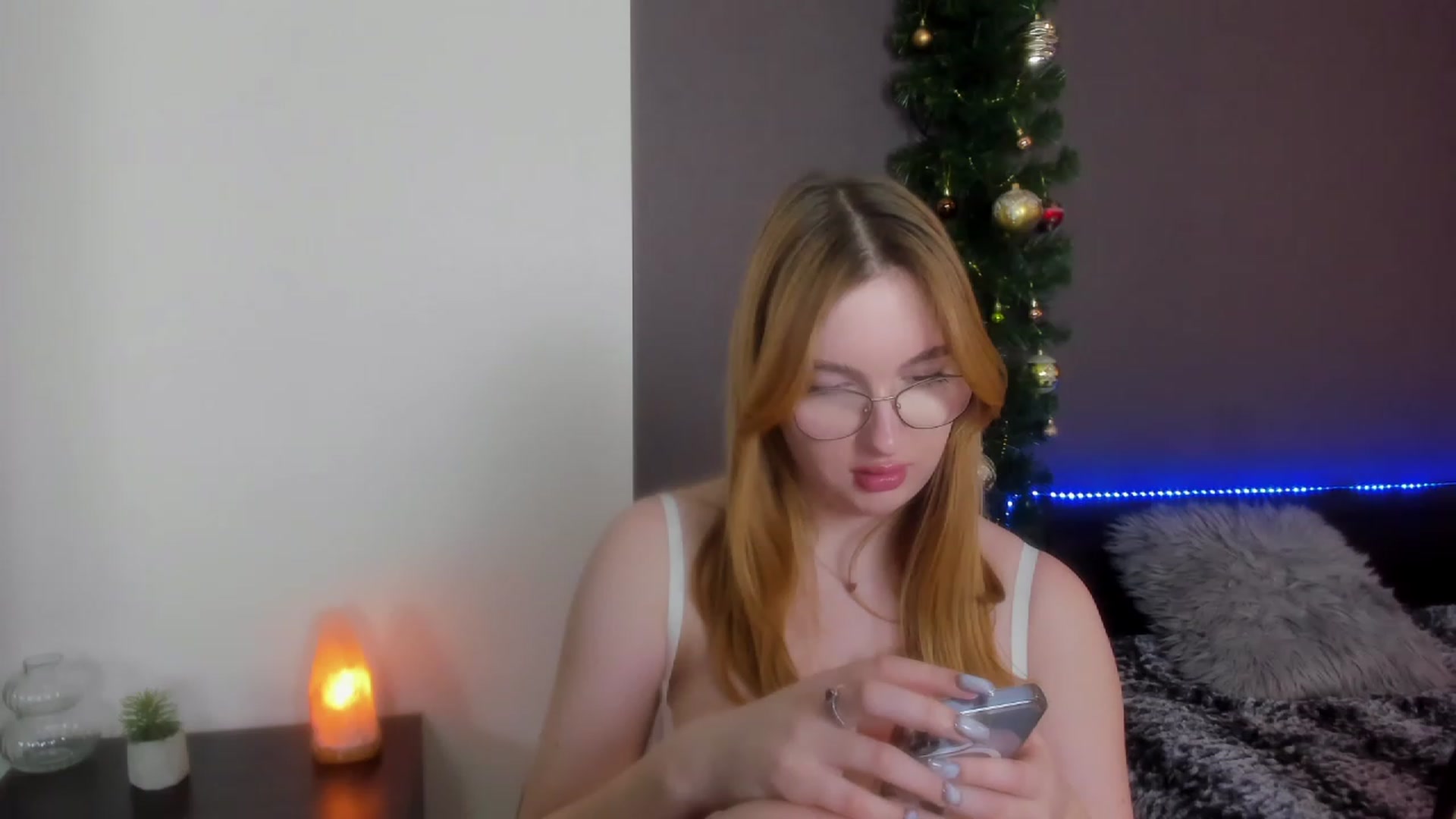 Gallery image thumbnail from AnaFoxy's myfreecams stream on, 12/26/2023, 11:14 image 4 of 20