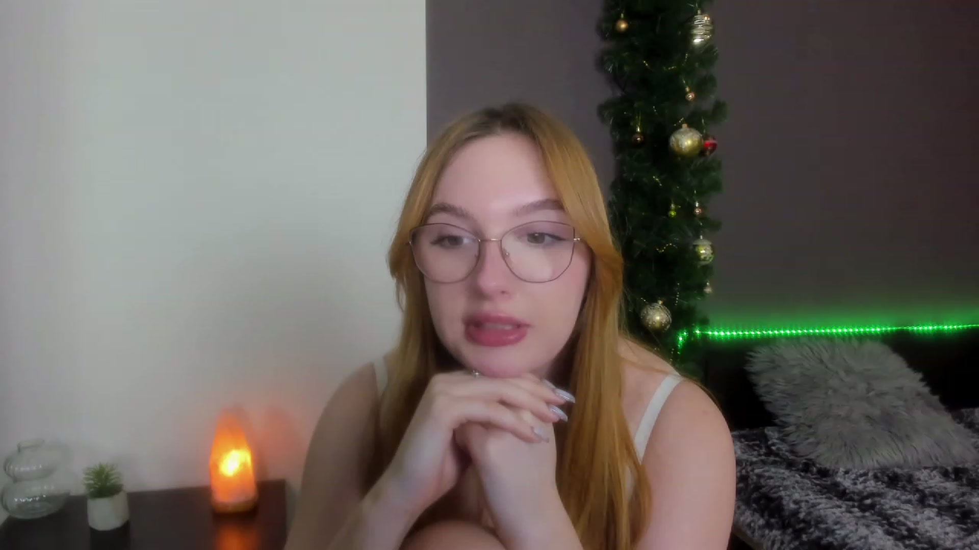 Gallery image thumbnail from AnaFoxy's myfreecams stream on, 12/26/2023, 11:14 image 18 of 20