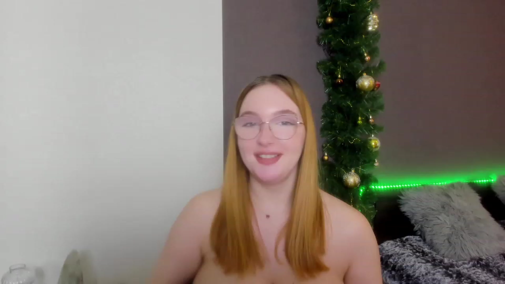 Gallery image thumbnail from AnaFoxy's myfreecams stream on, 12/27/2023, 11:23 image 7 of 20