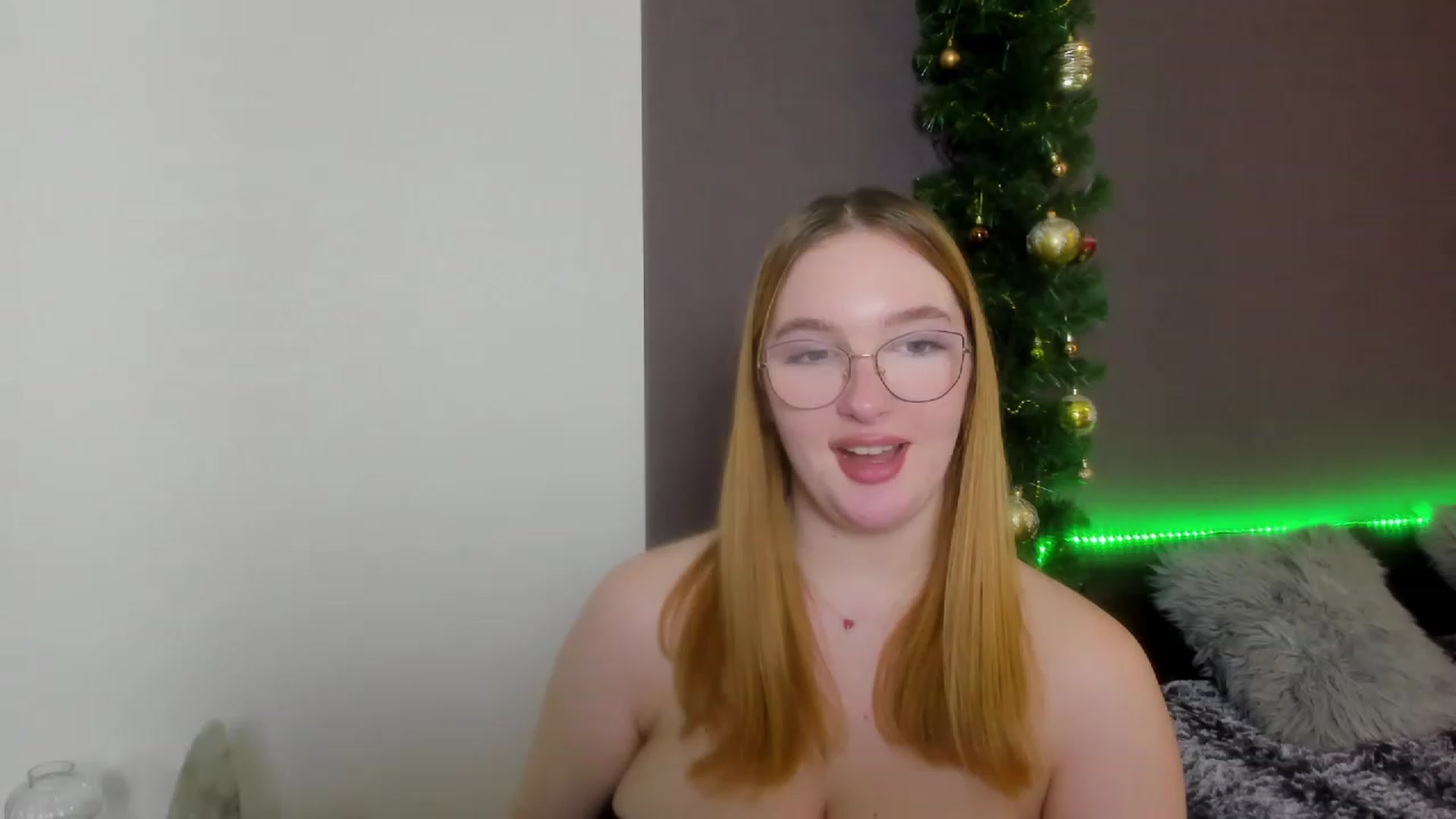 Gallery image thumbnail from AnaFoxy's myfreecams stream on, 12/27/2023, 11:23 image 12 of 20