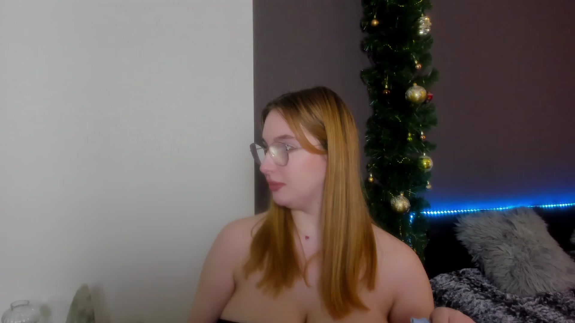 Gallery image thumbnail from AnaFoxy's myfreecams stream on, 12/27/2023, 11:23 image 4 of 20