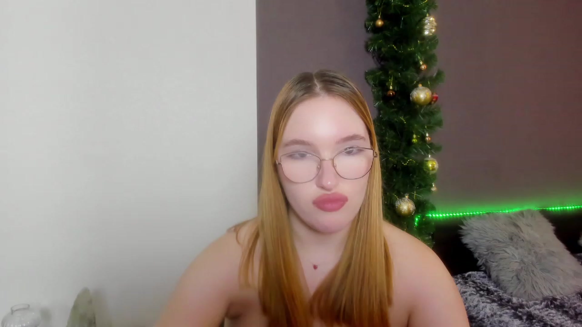 Gallery image thumbnail from AnaFoxy's myfreecams stream on, 12/27/2023, 11:23 image 2 of 20